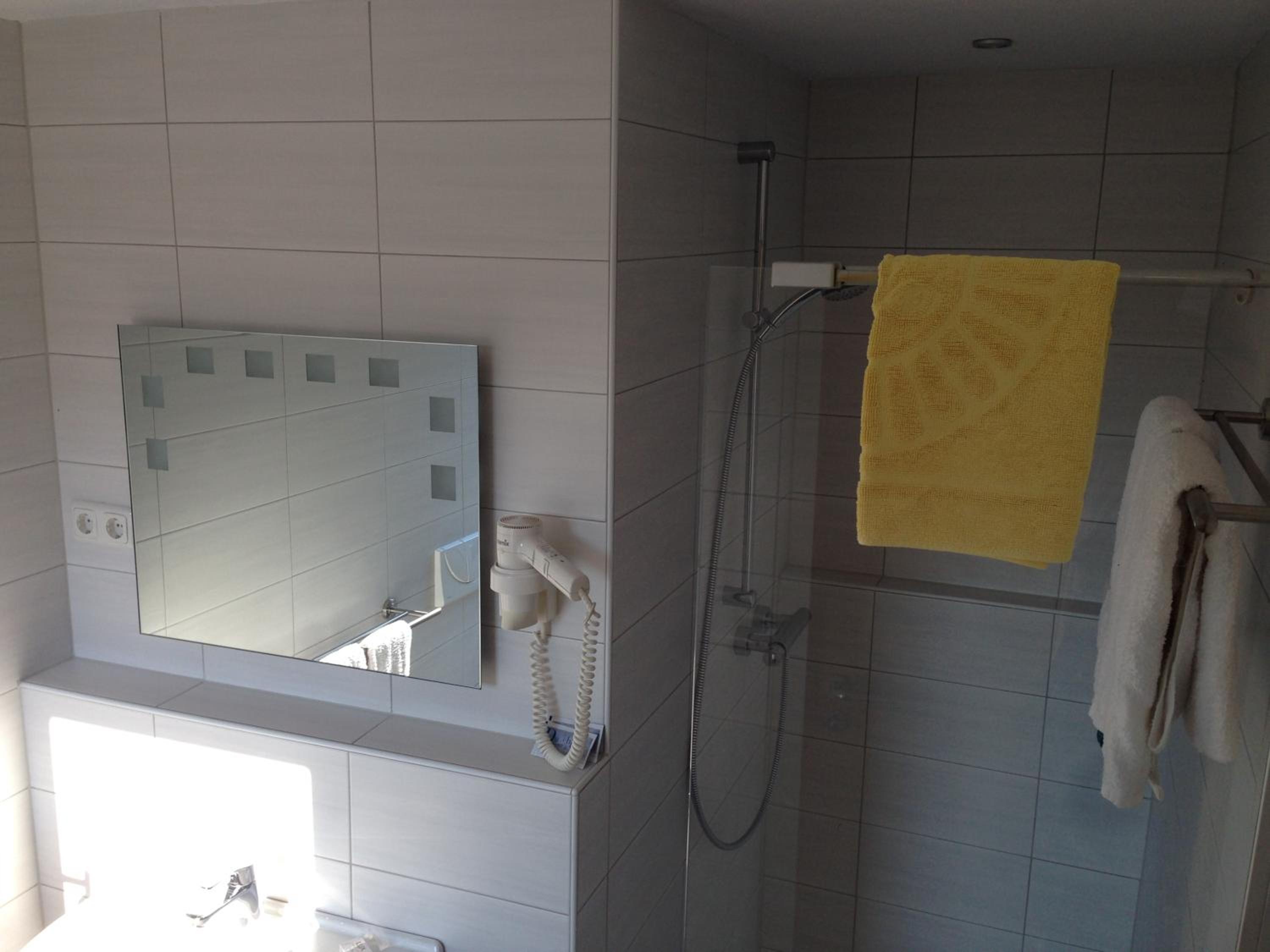 Standard Double Room - Photo 3