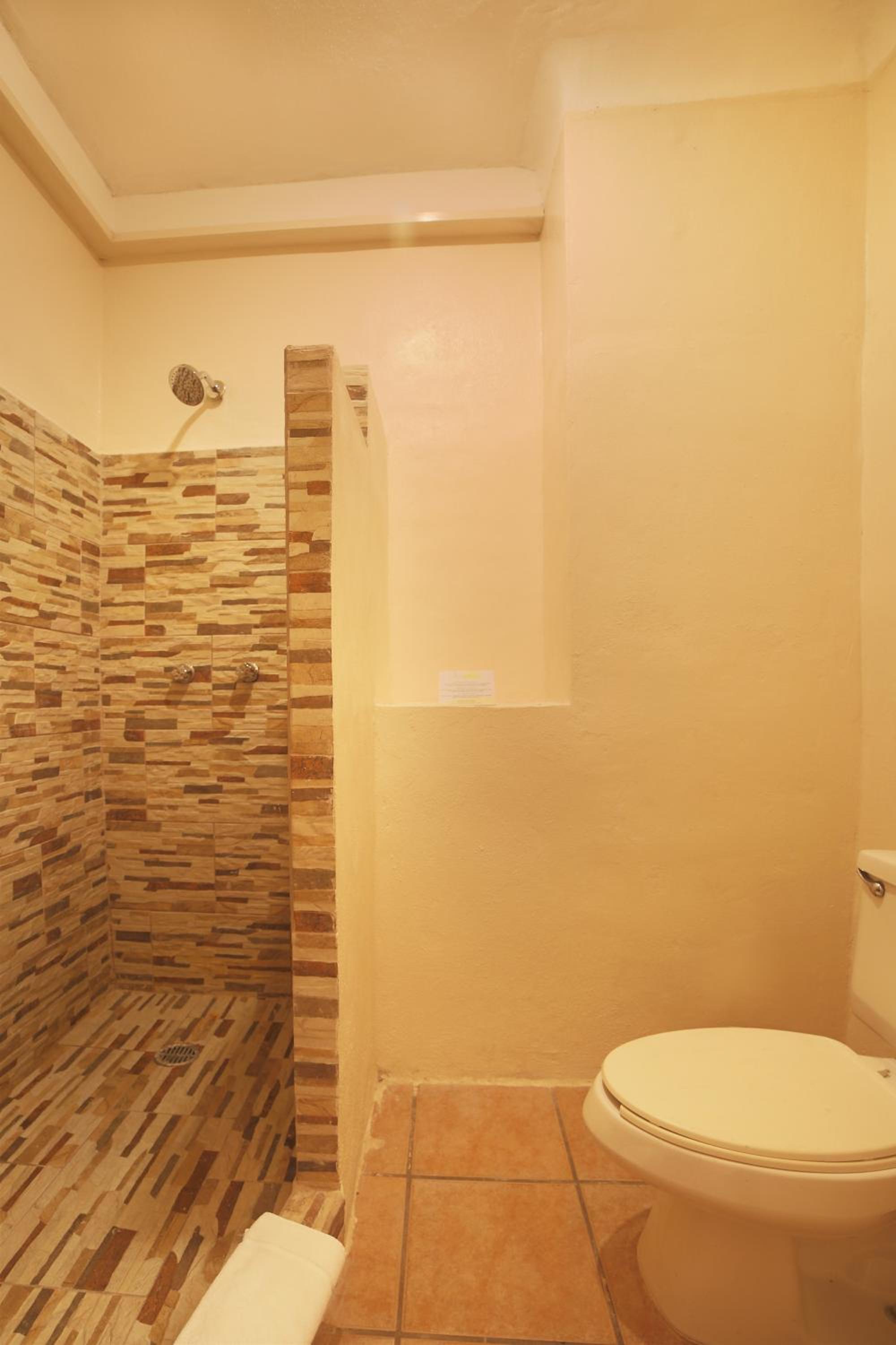 Double Room with Balcony - Photo 2