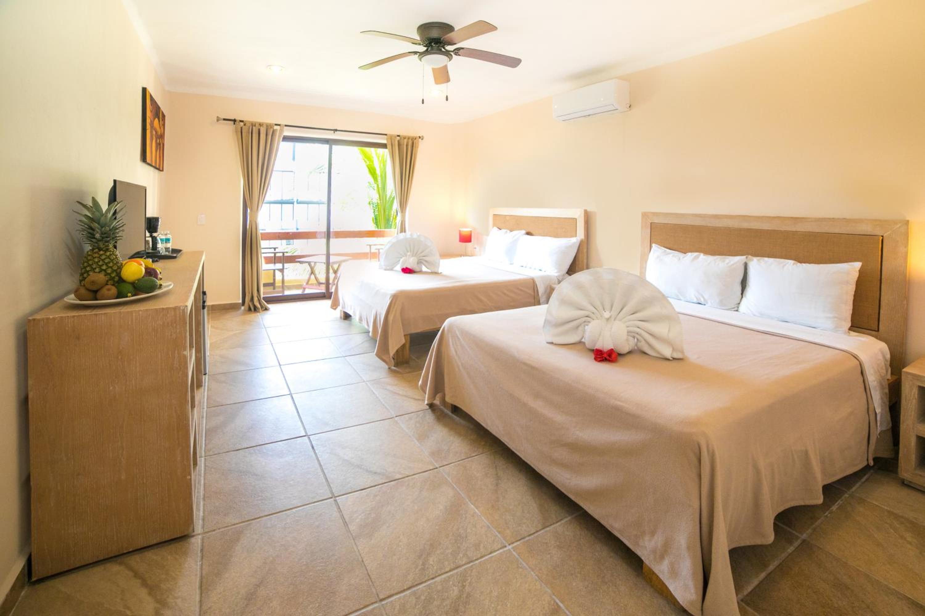 Deluxe Double Room with Balcony - Photo 1