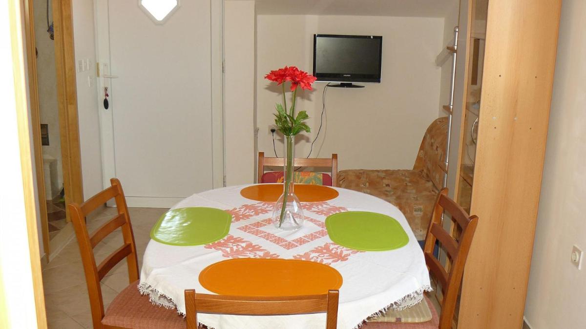 Apartment 2 photo 3