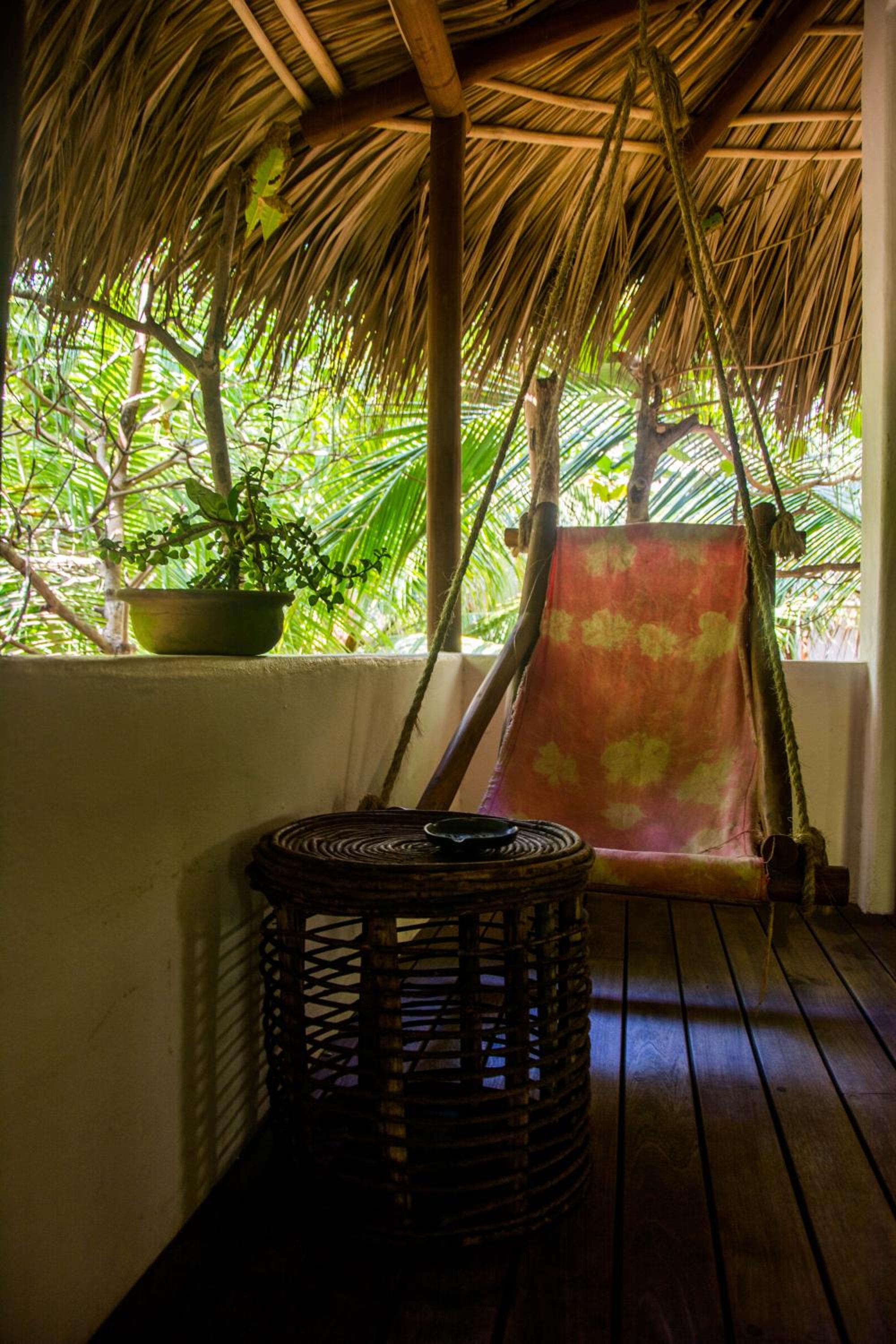 King Room with Balcony - Photo 9