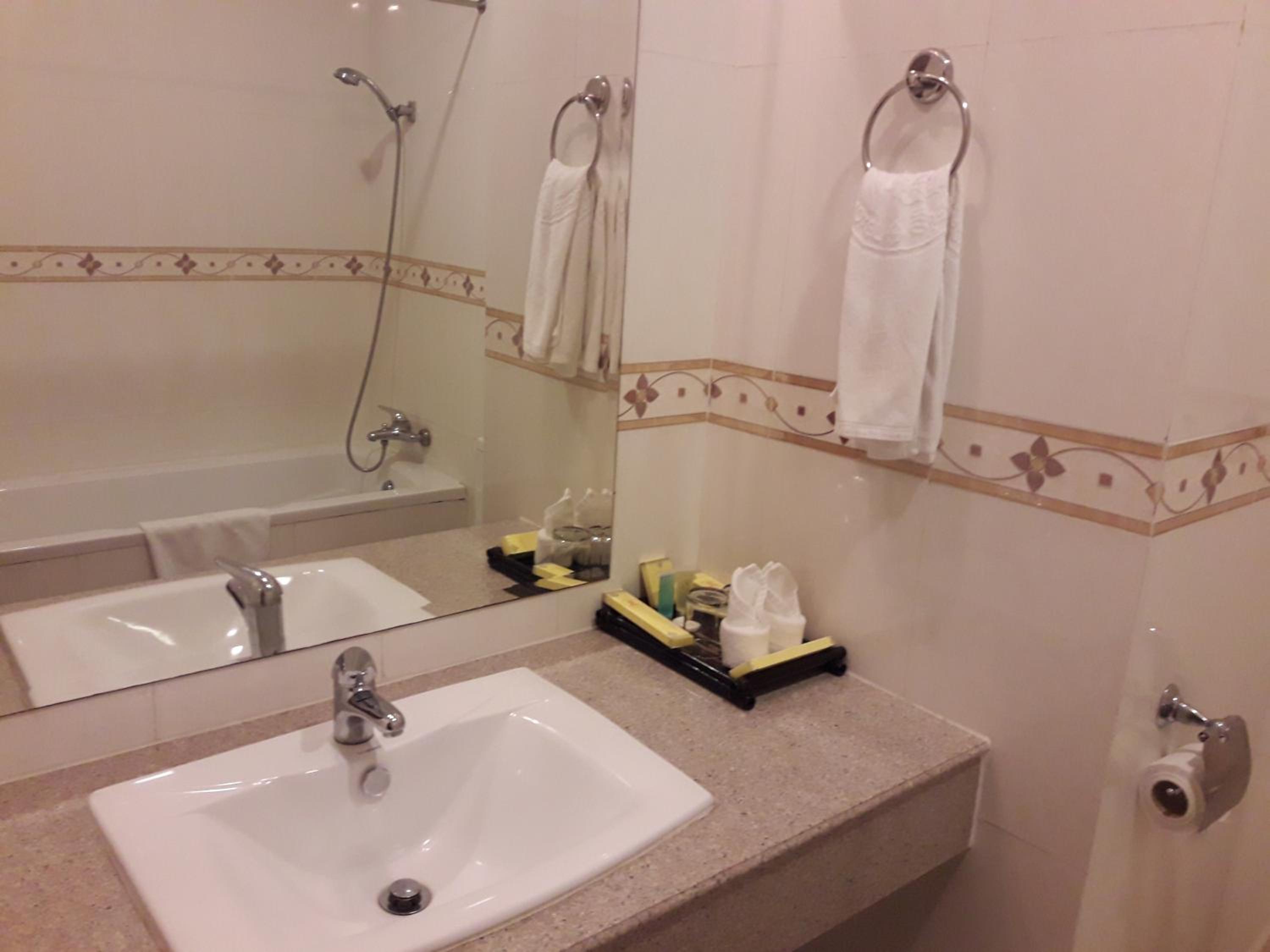 Deluxe Double Room - Photo 5