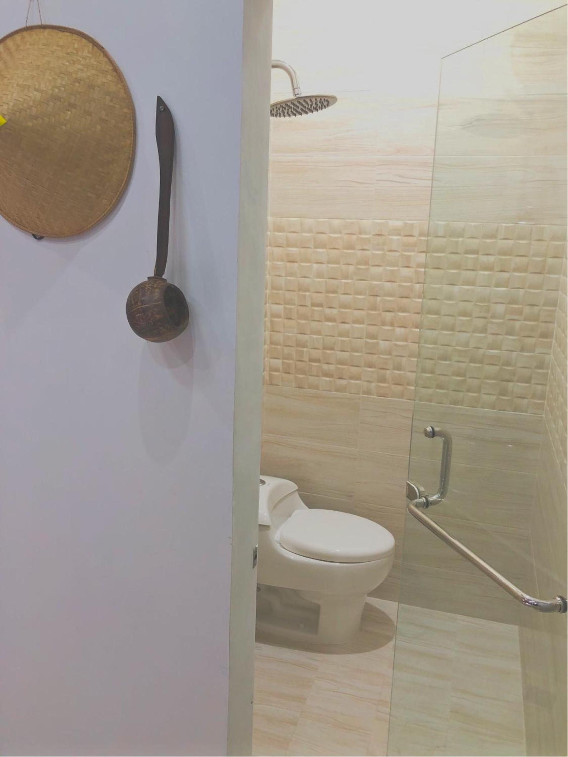 Twin Room with Private Bathroom - Photo 13