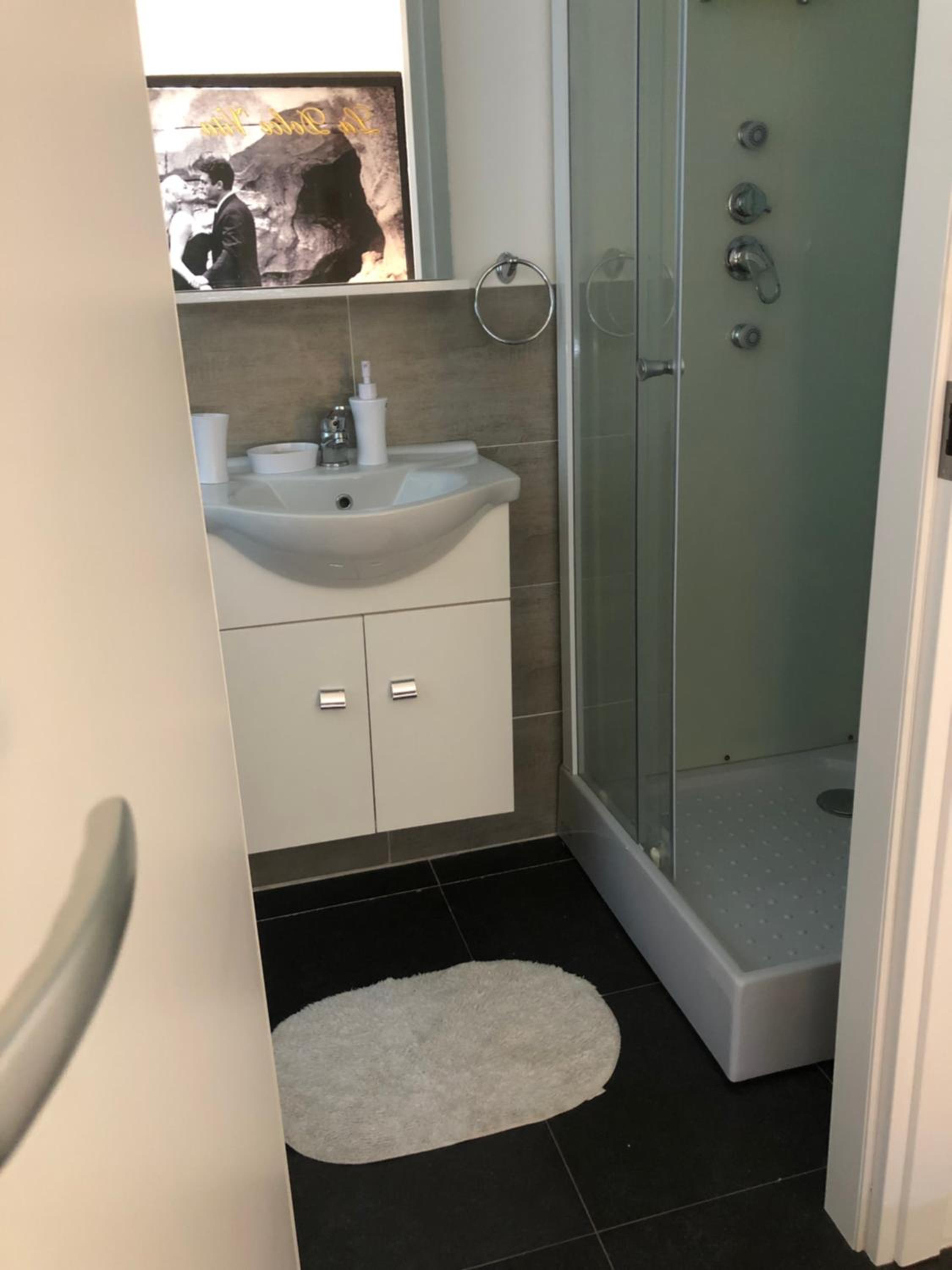 Double Room - Photo 33