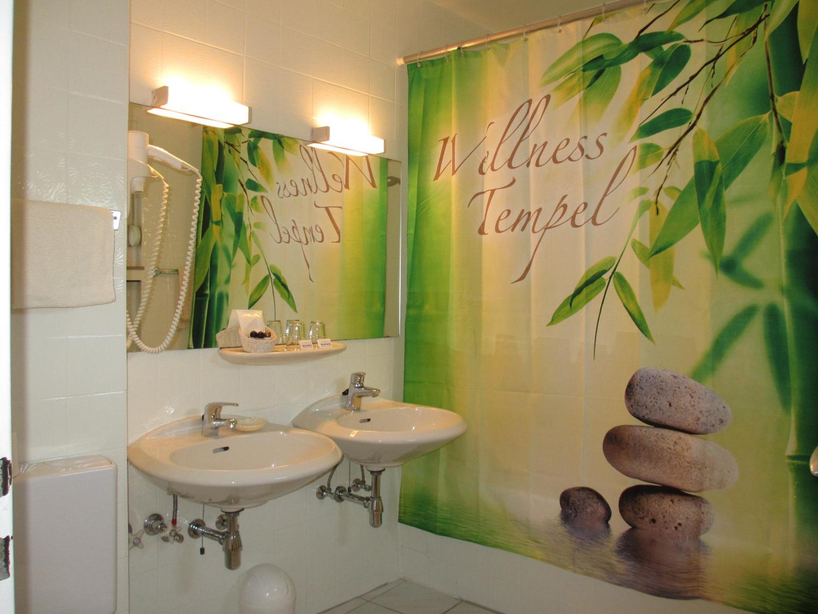 Standard Double Room - Photo 9