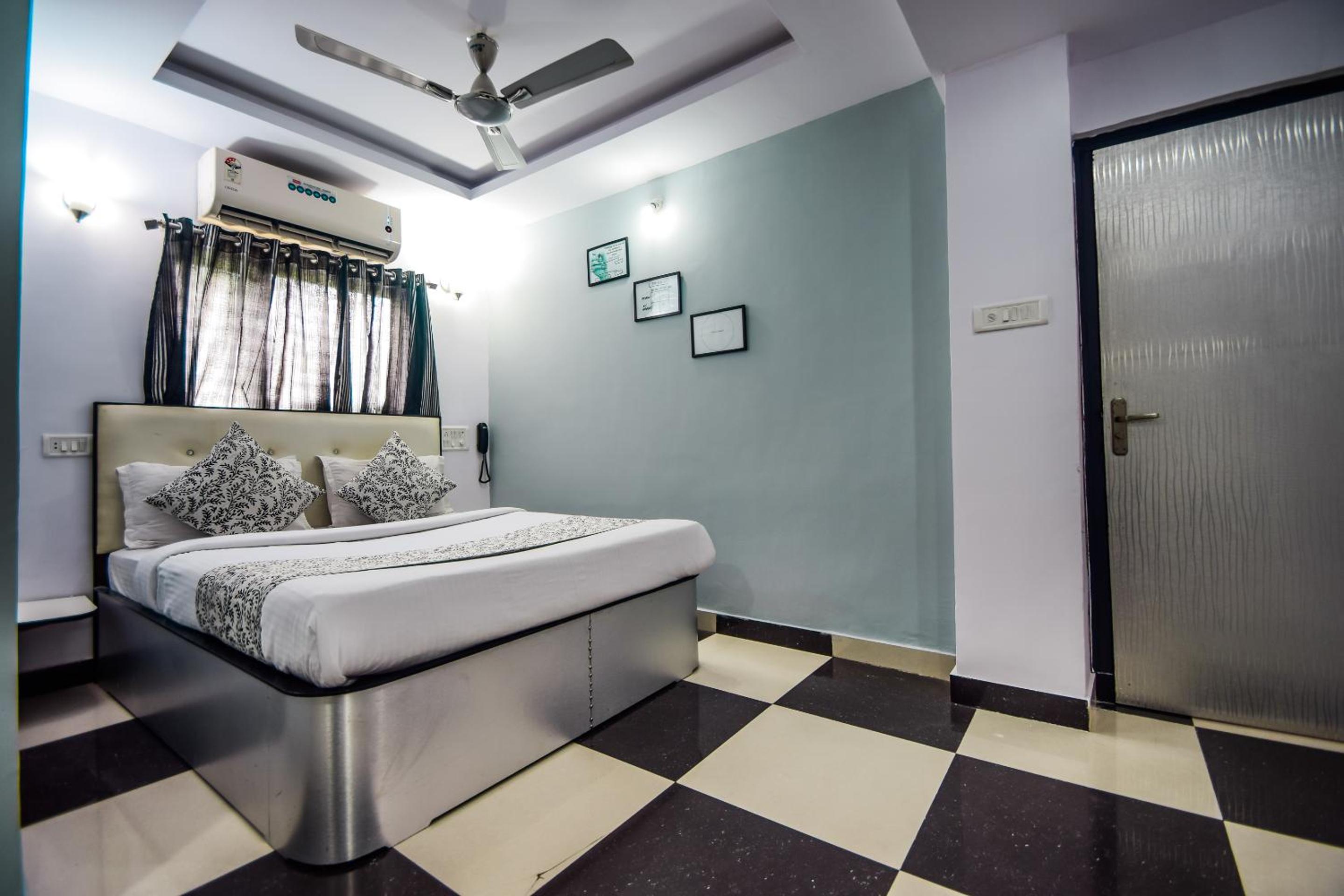 Deluxe Room - Photo 1