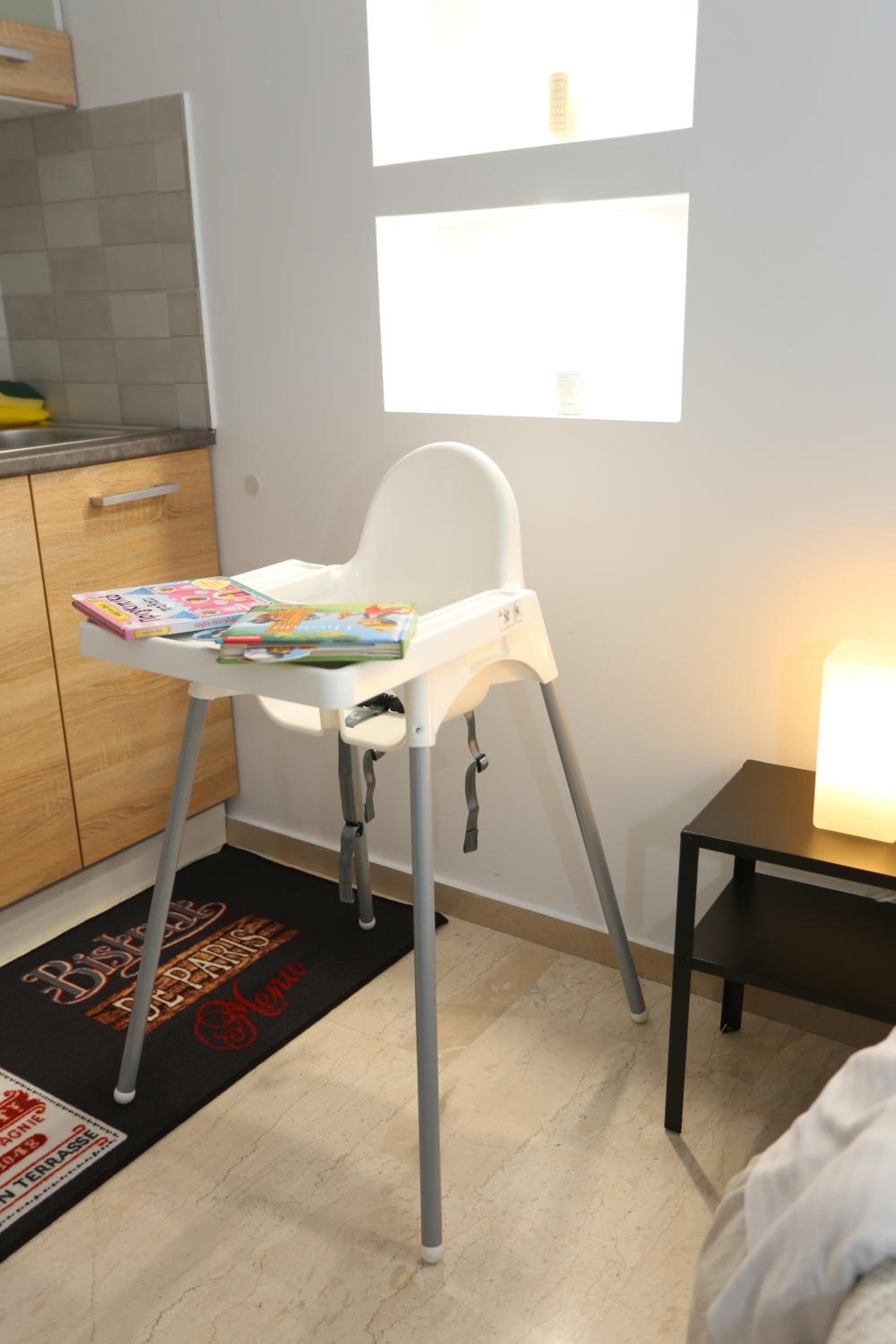 Studio with Balcony - Photo 6