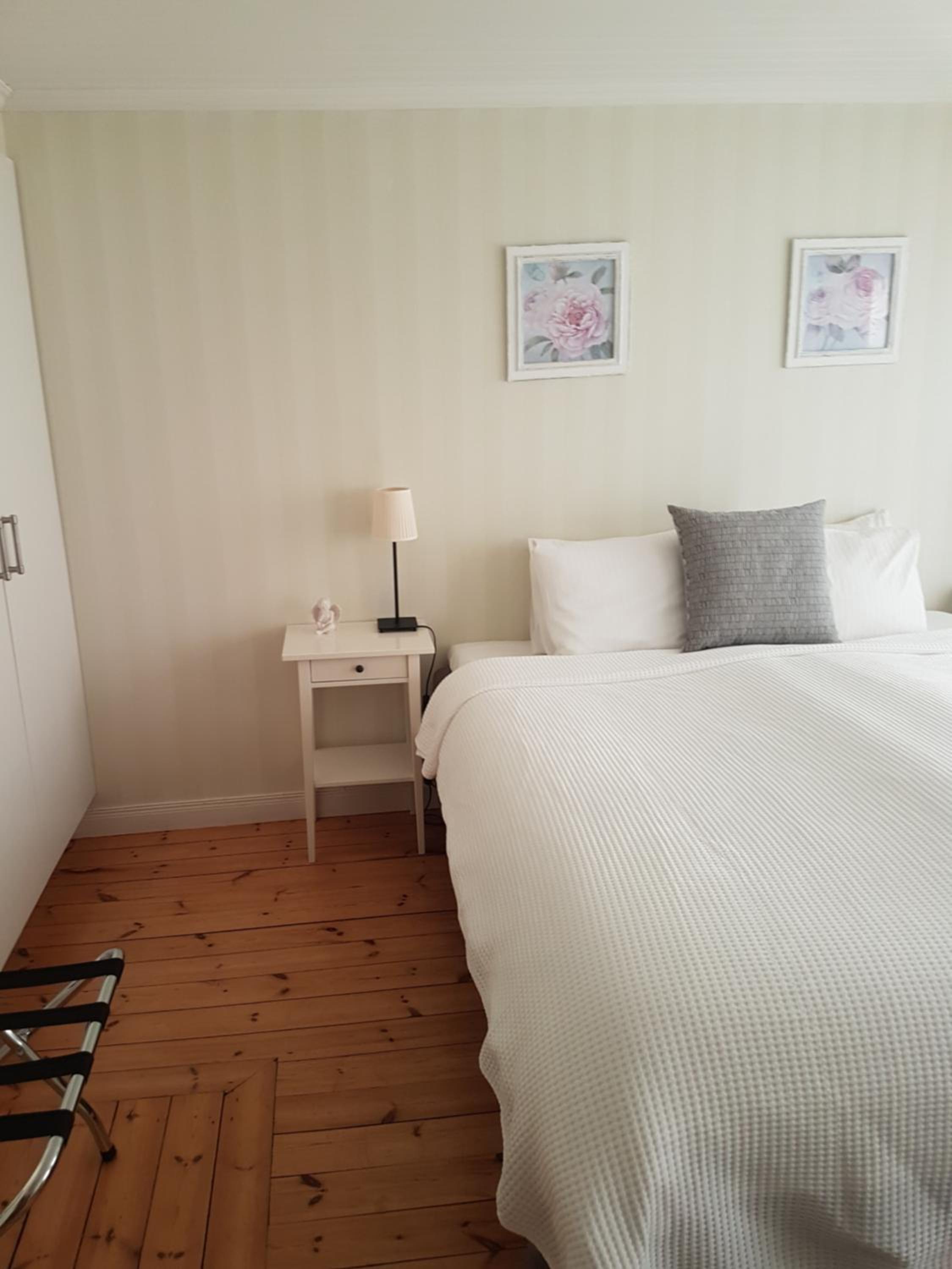 Double Room with Shared Bathroom photo 2
