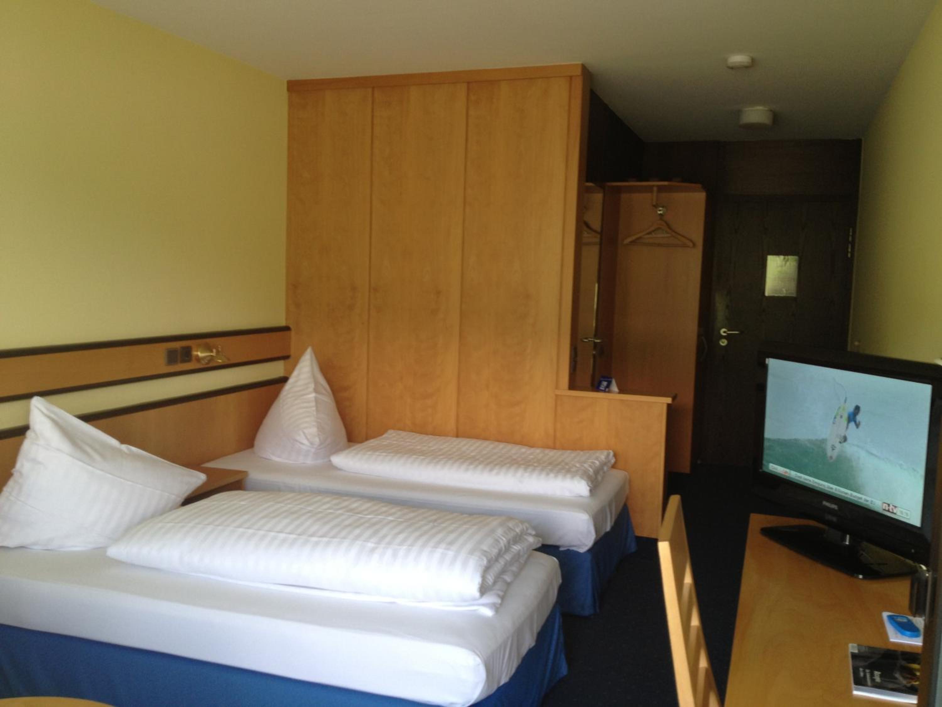 Economy Double Room photo 3