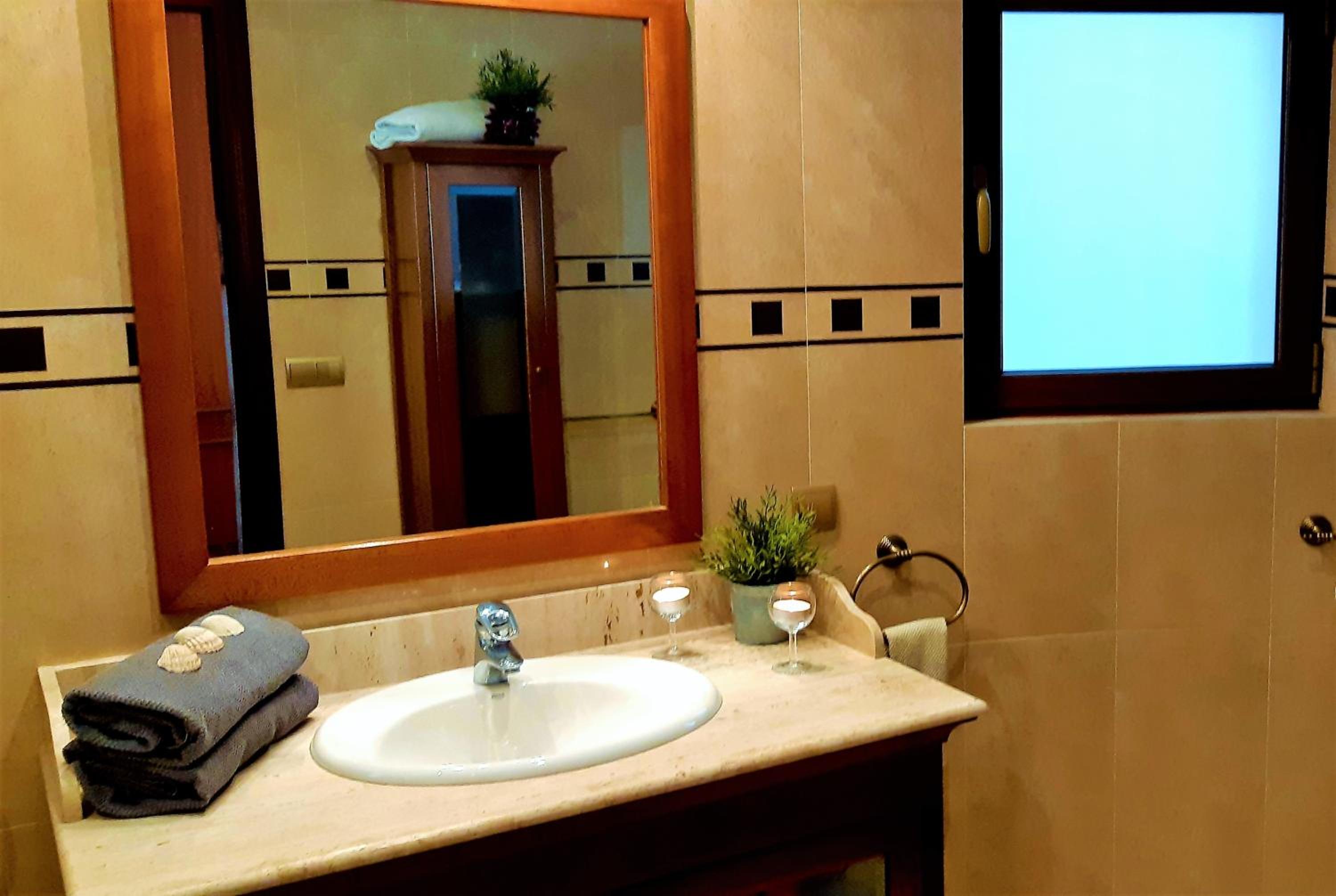 Deluxe Suite with Sea View photo 2
