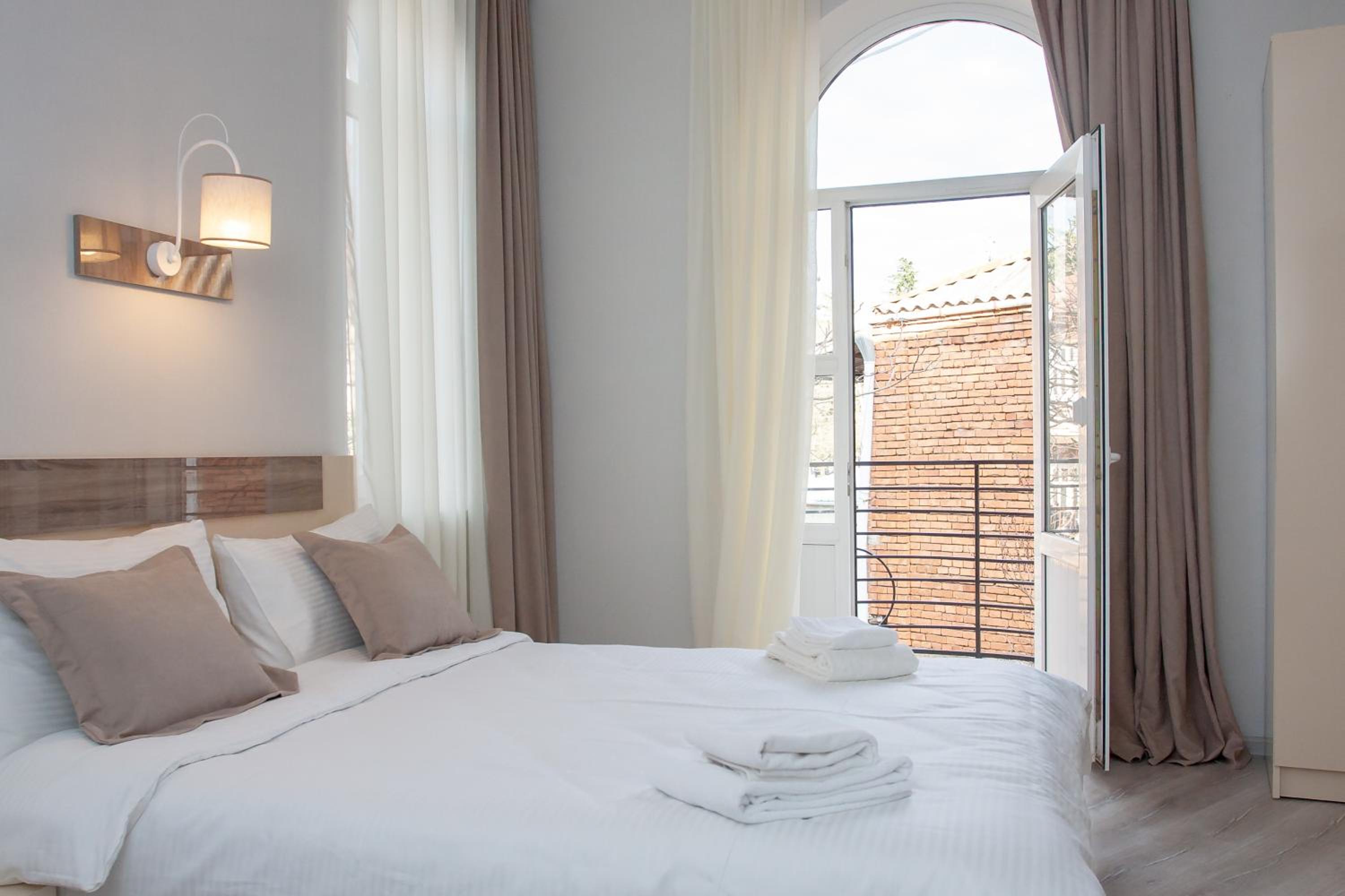 King Room with Balcony photo 1