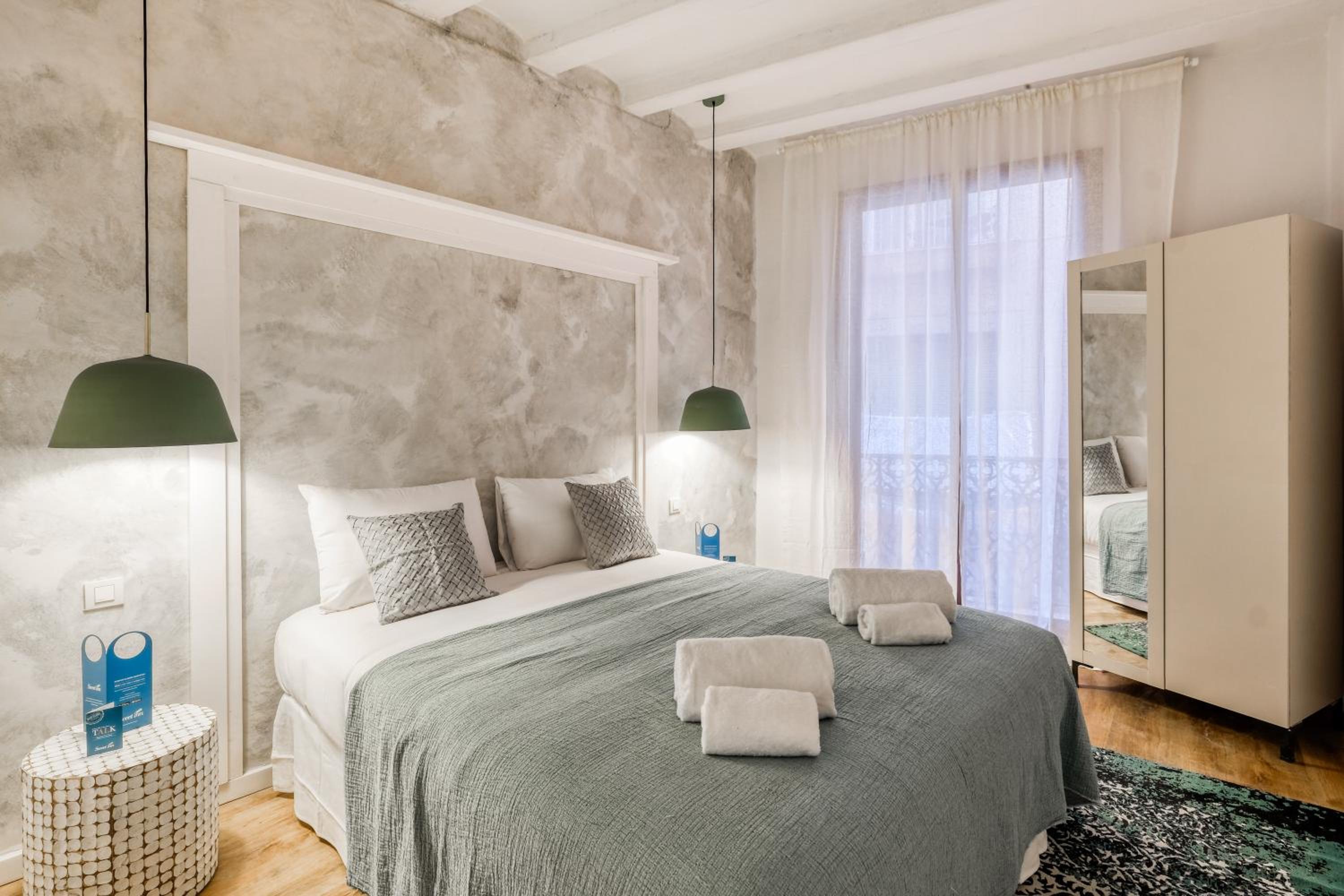 Apartamento con Balcón