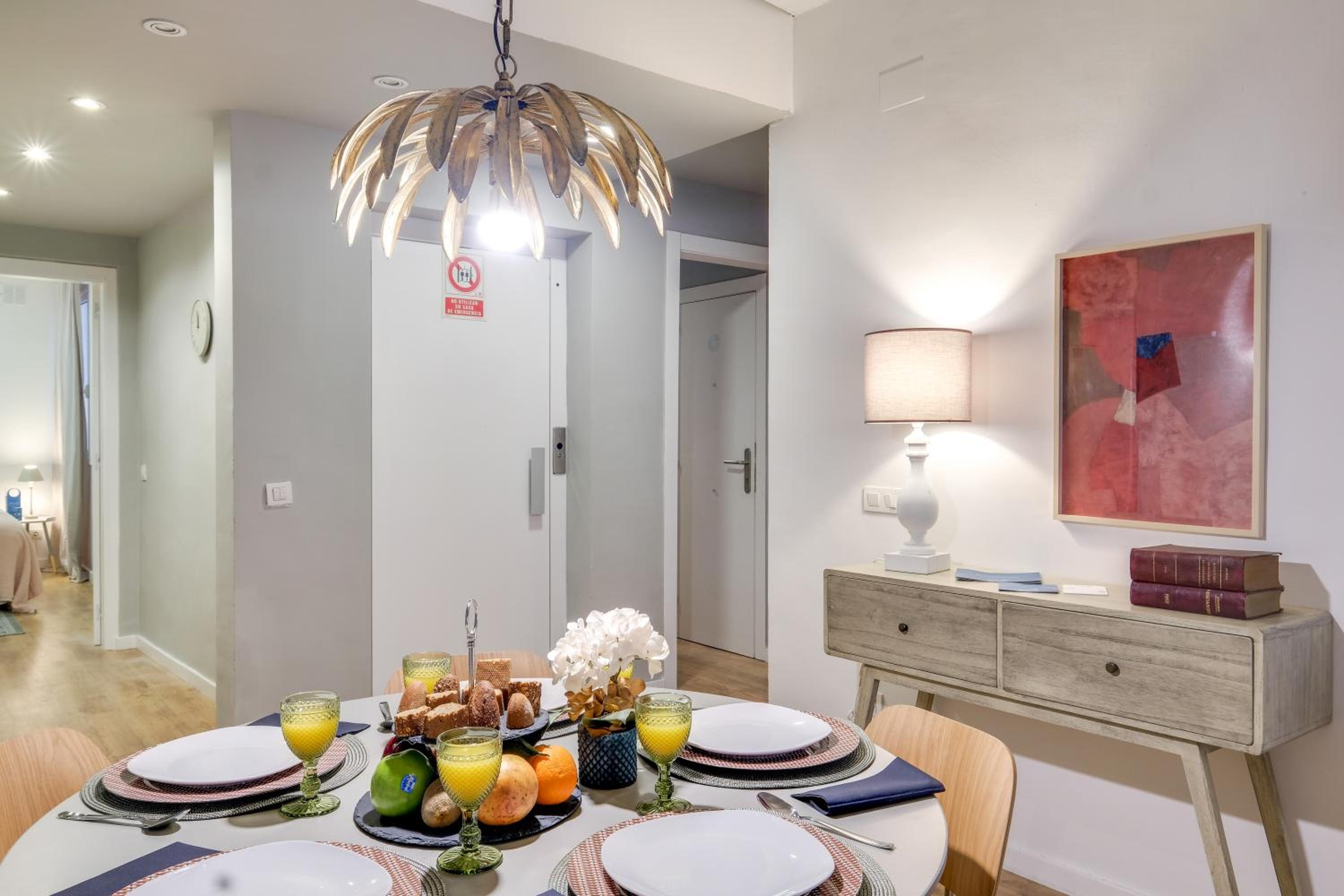 Three-Bedroom Apartment with Balcony photo 3