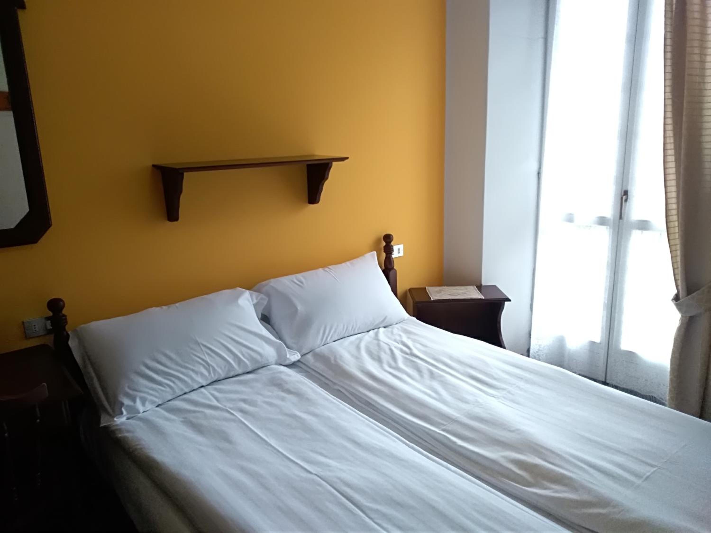 Economy Double Room photo 2