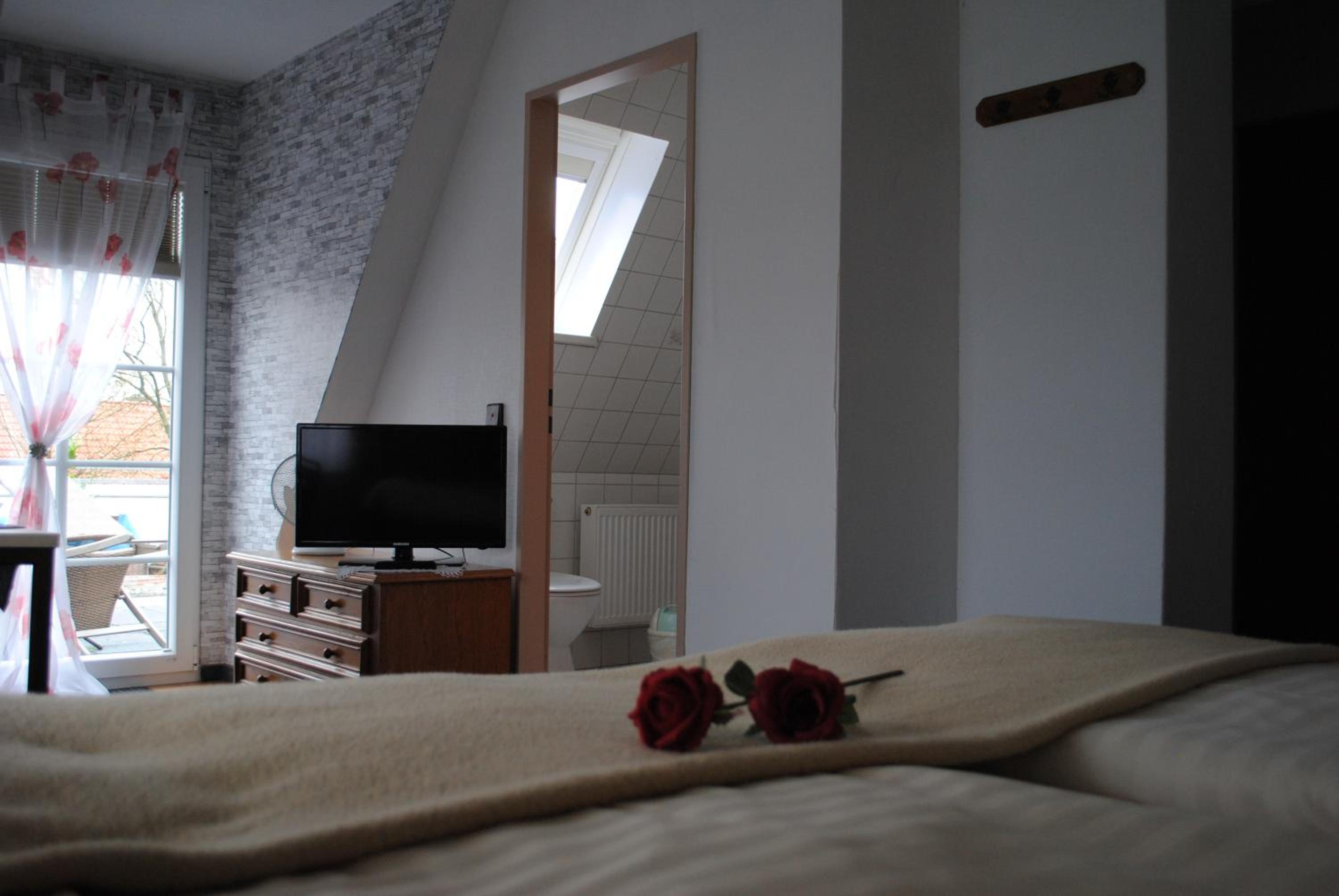 Double Room - Photo 9