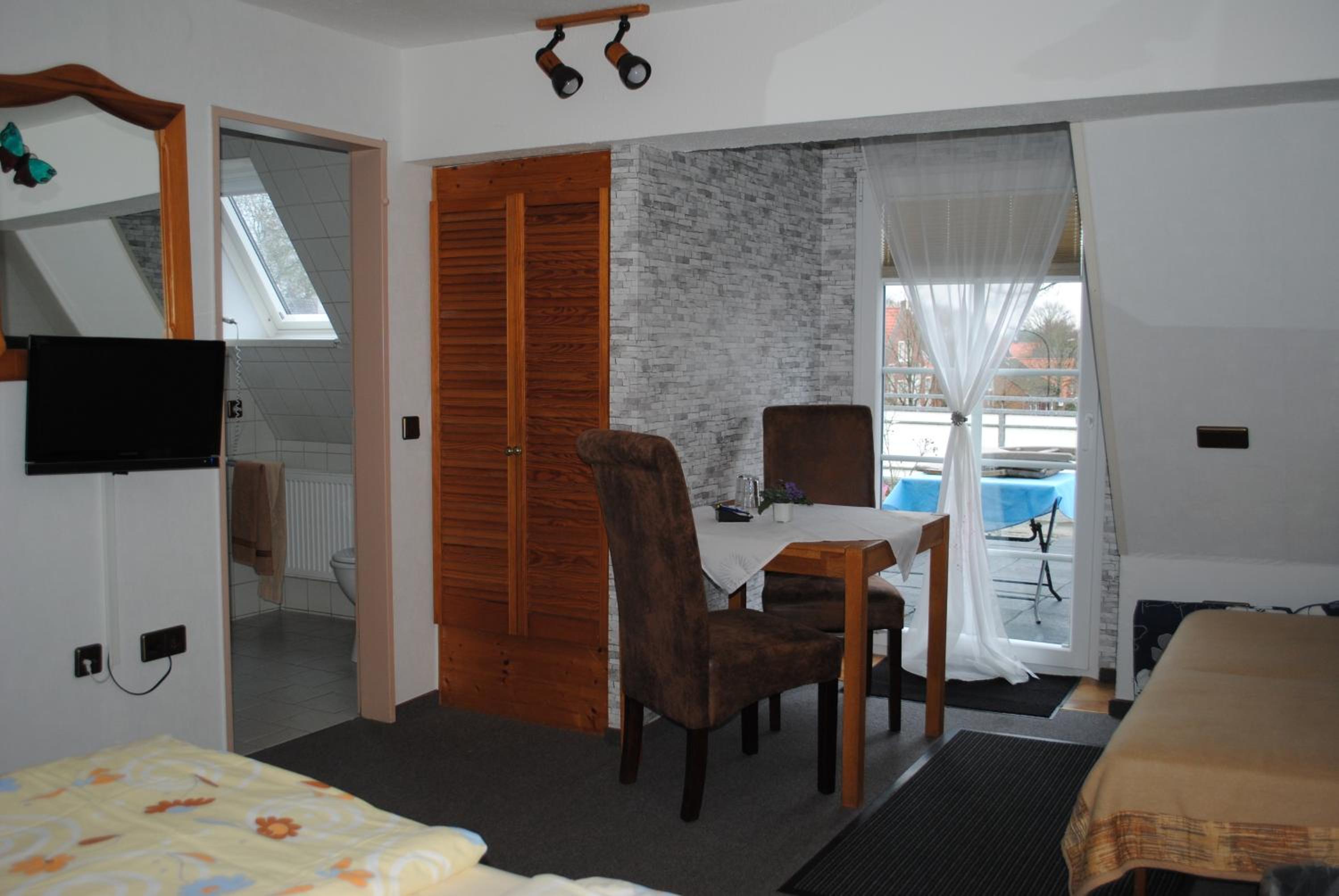 Double Room - Photo 8