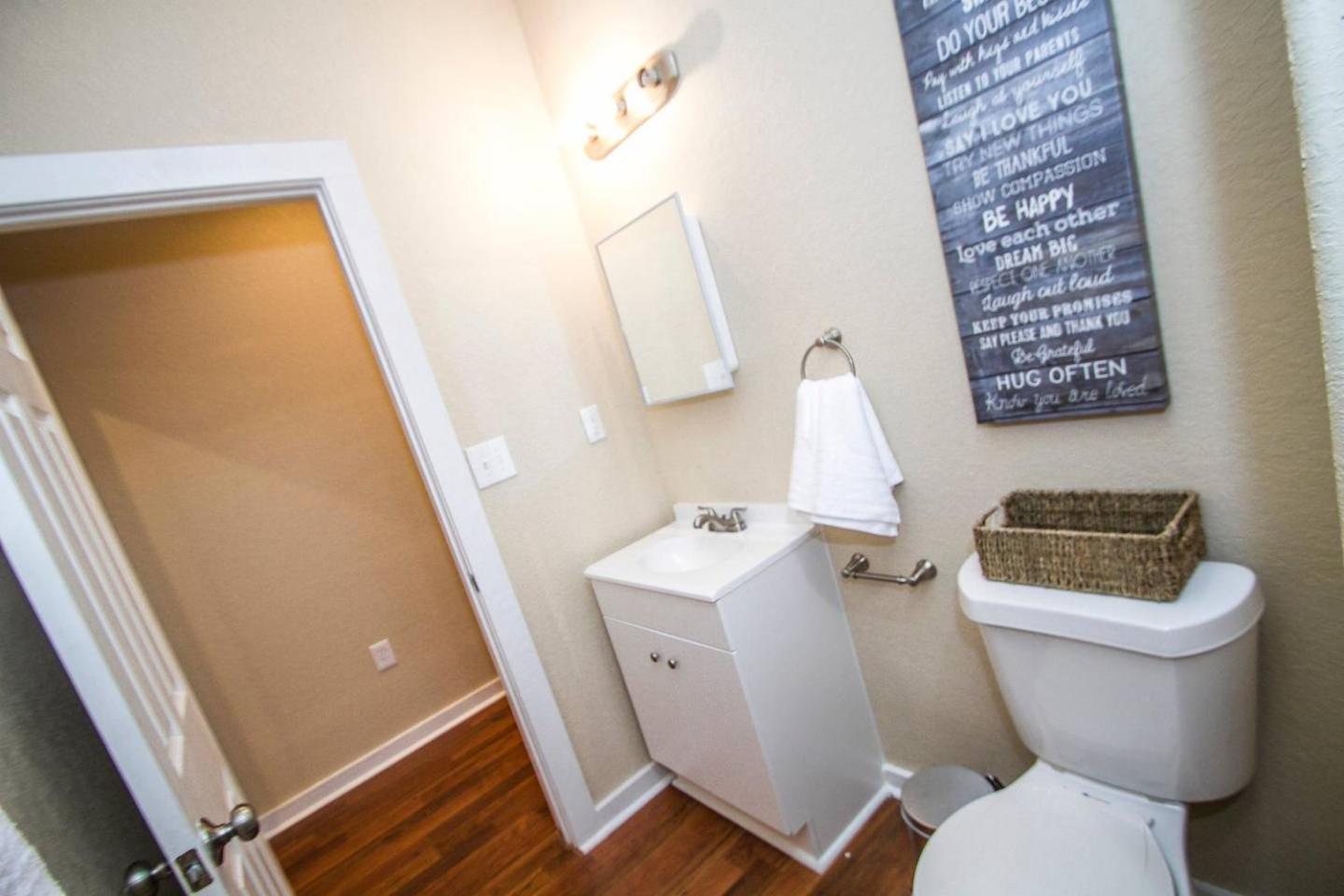 Two-Bedroom Apartment - Photo 2
