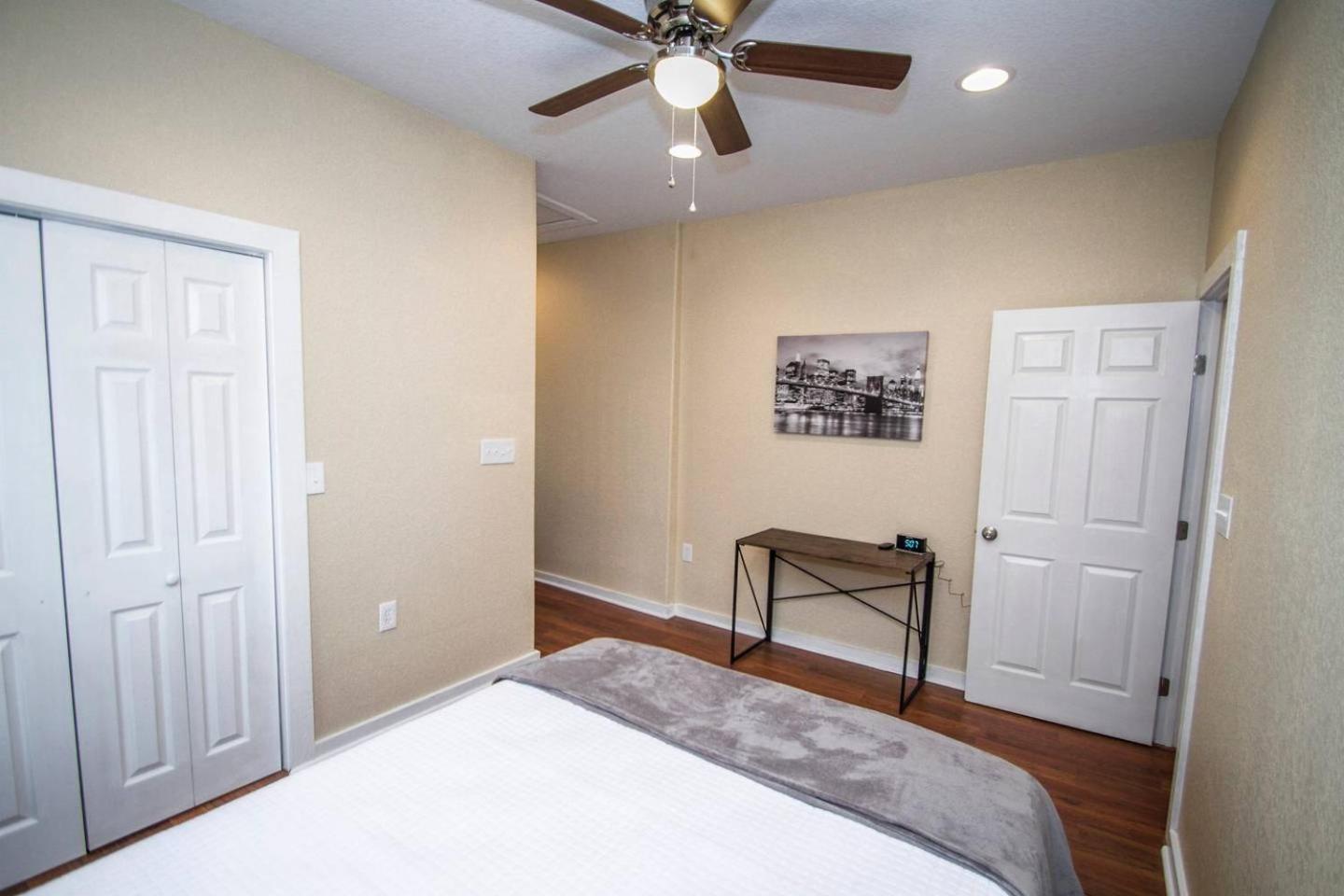 Two-Bedroom Apartment - Photo 12