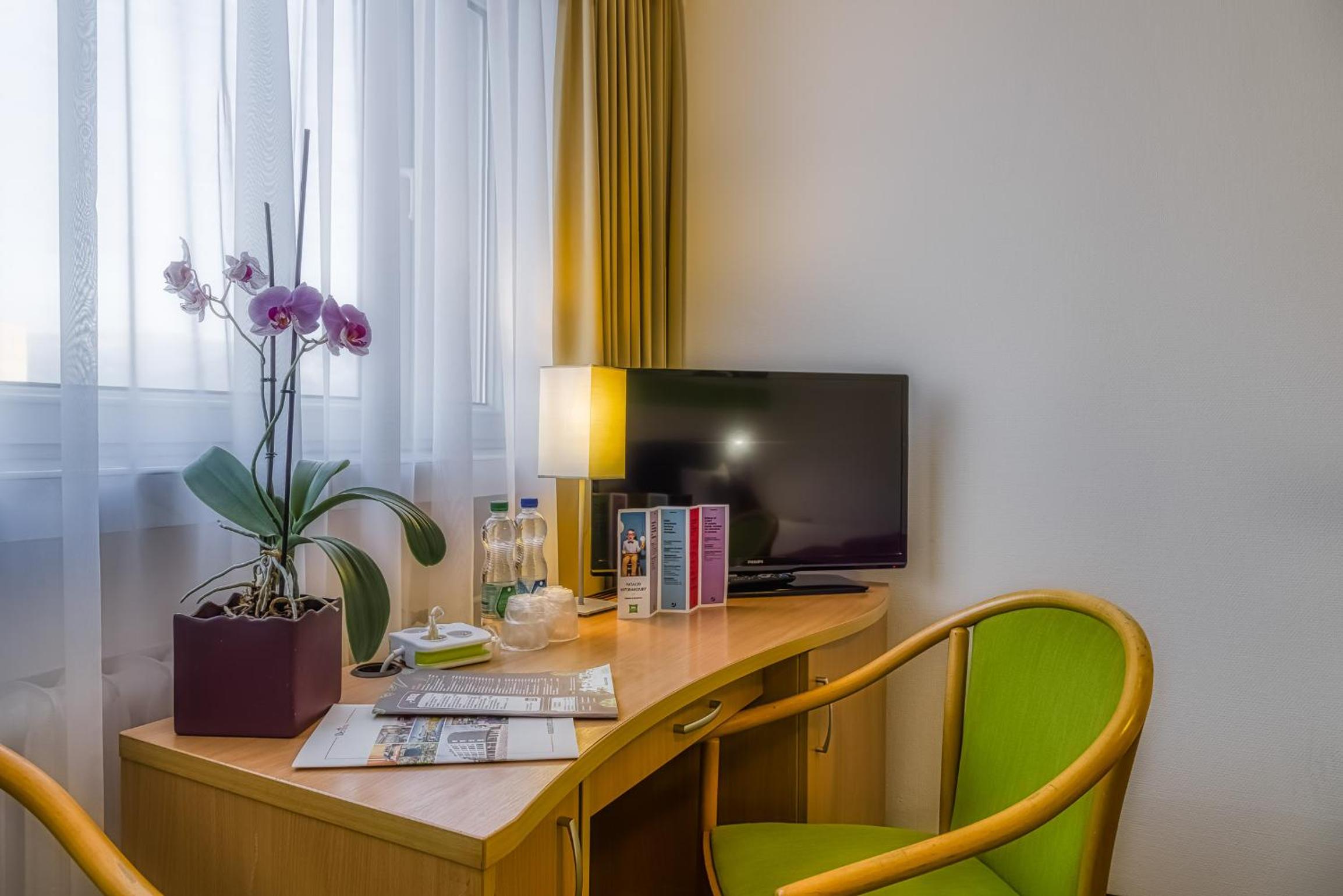 Standard Double Room - Photo 8