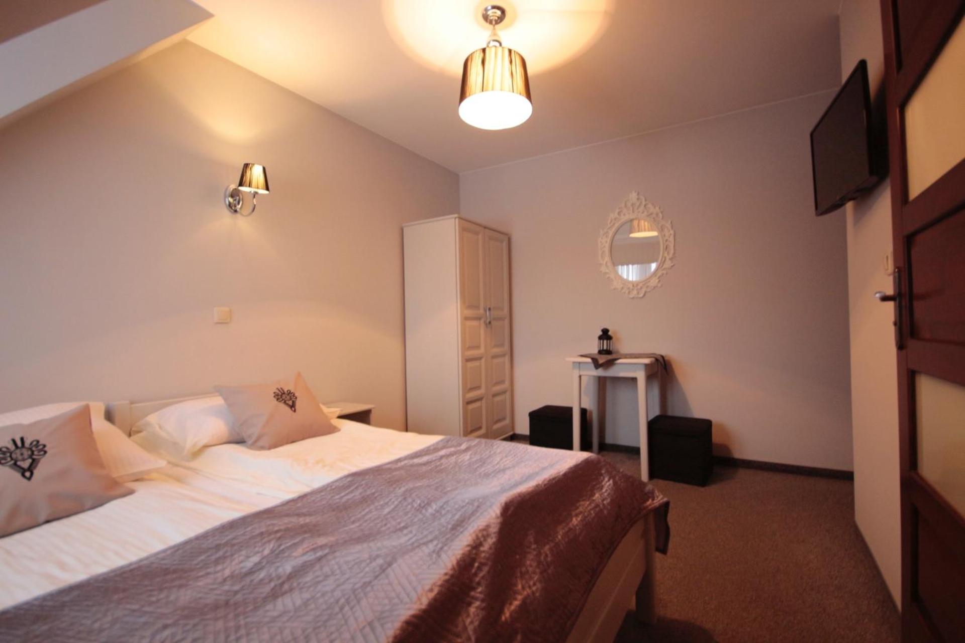 Double Room with Private Bathroom photo 2