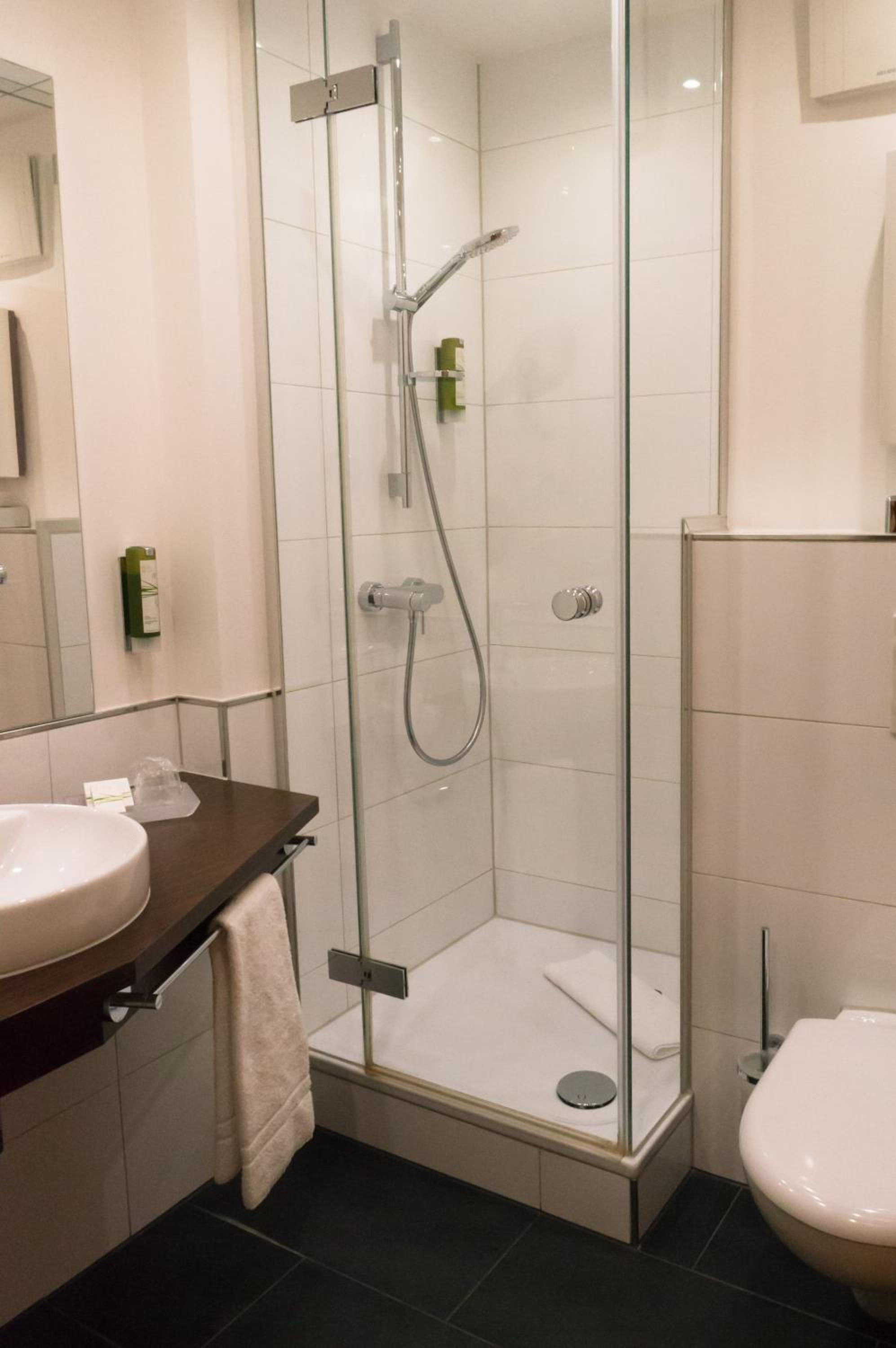 Standard Double Room - Photo 7