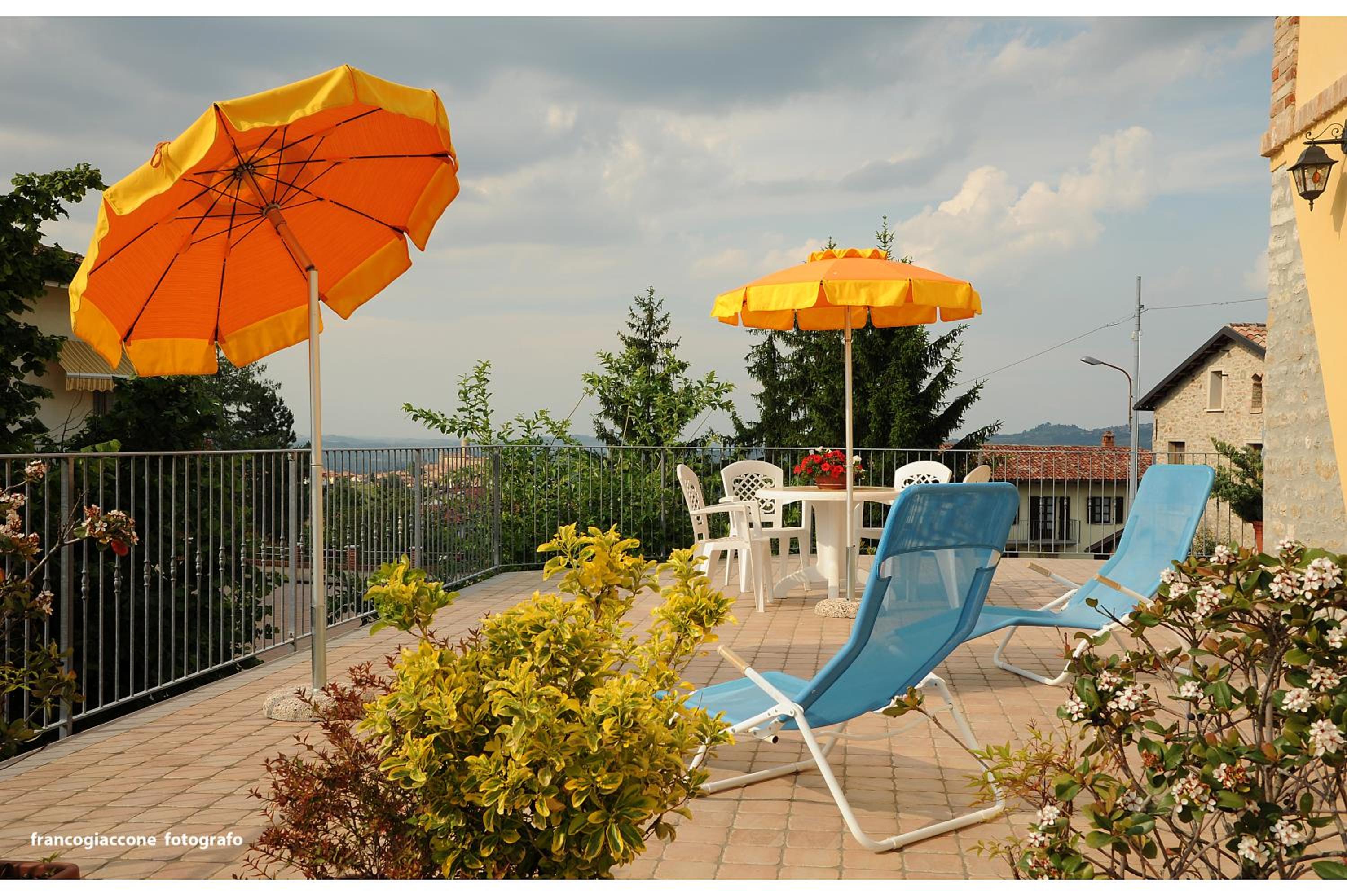 Two-Bedroom Apartment with Balcony and Terrace photo 3