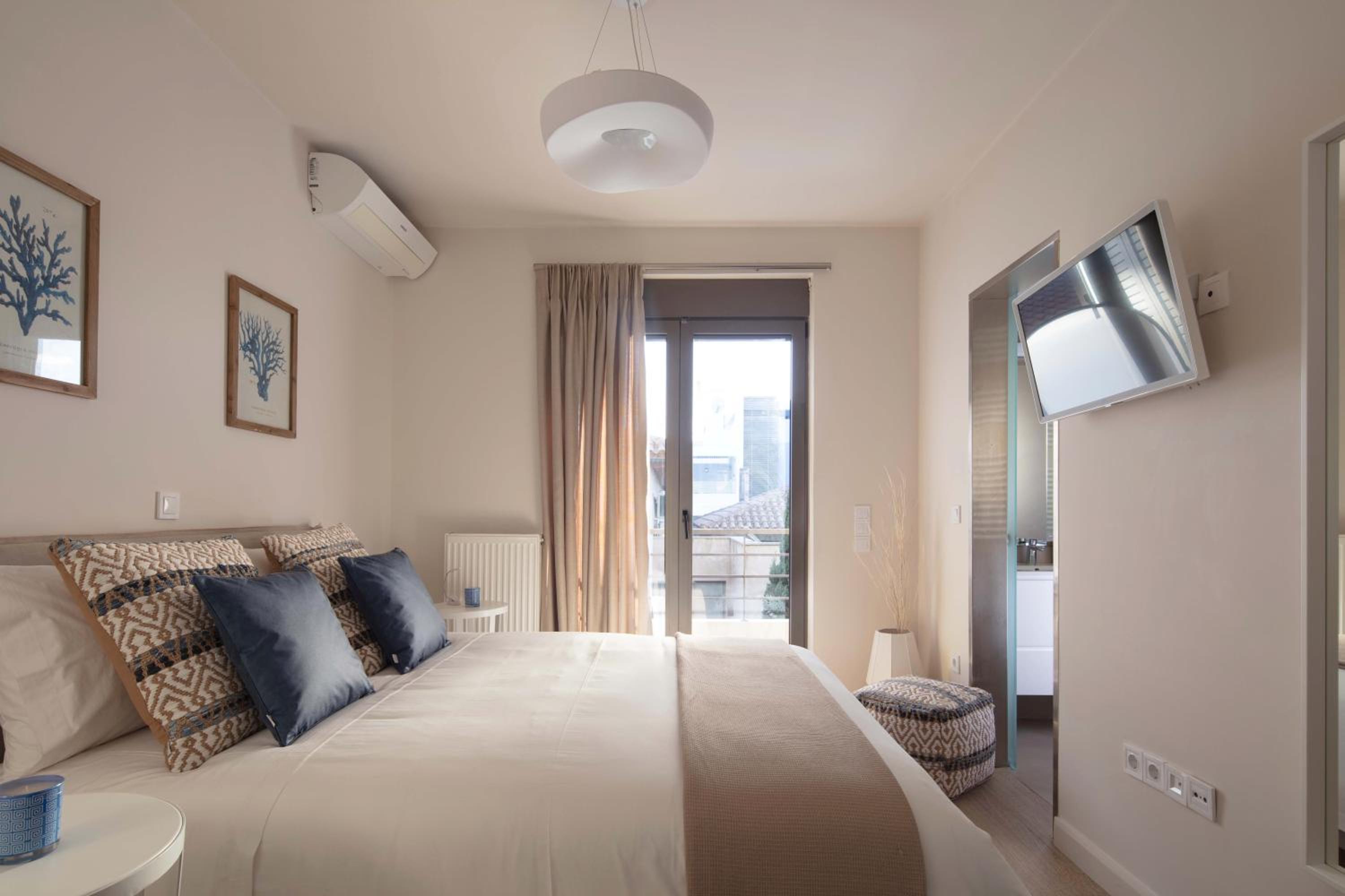 Second Floor Deluxe Apartment with Balcony (Mint) photo 2