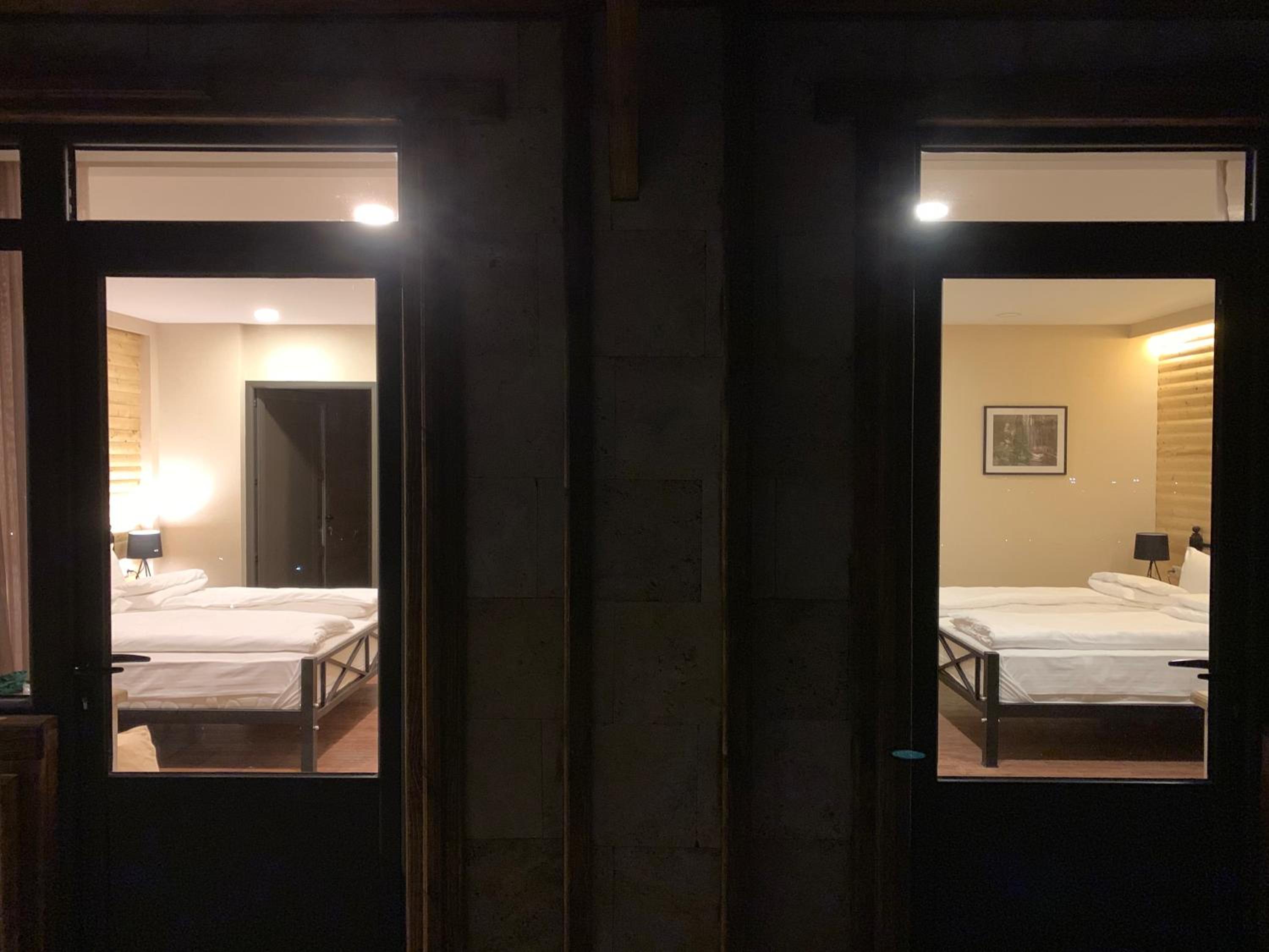 Deluxe Double Room With Extra Bed photo 2