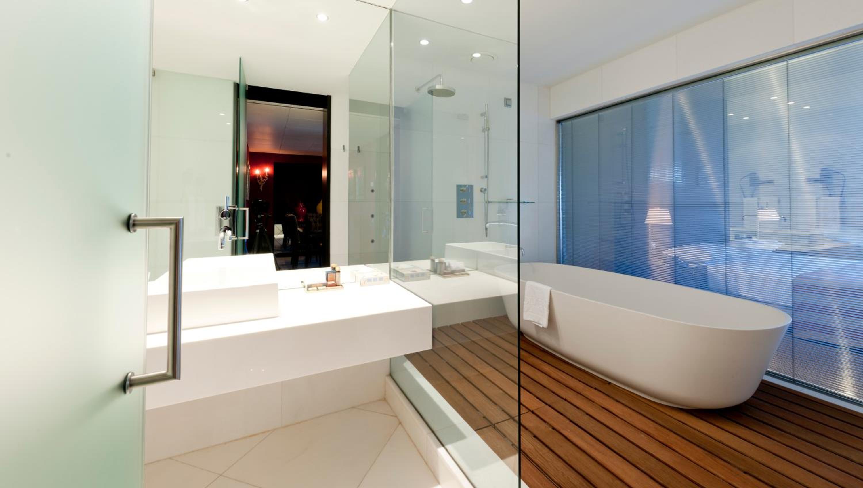 Suite - Photo 2