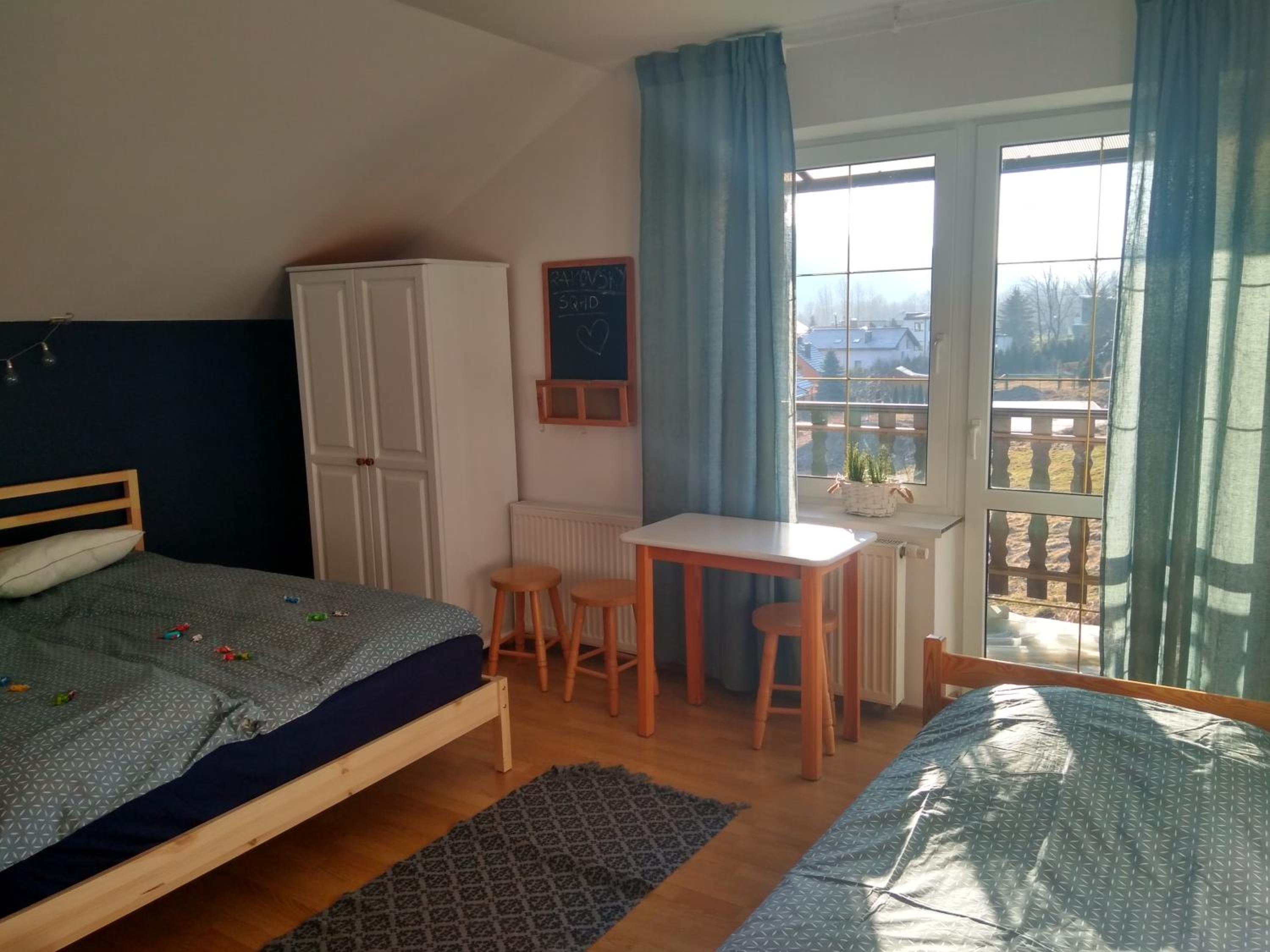 Six-Bedroom House photo 1