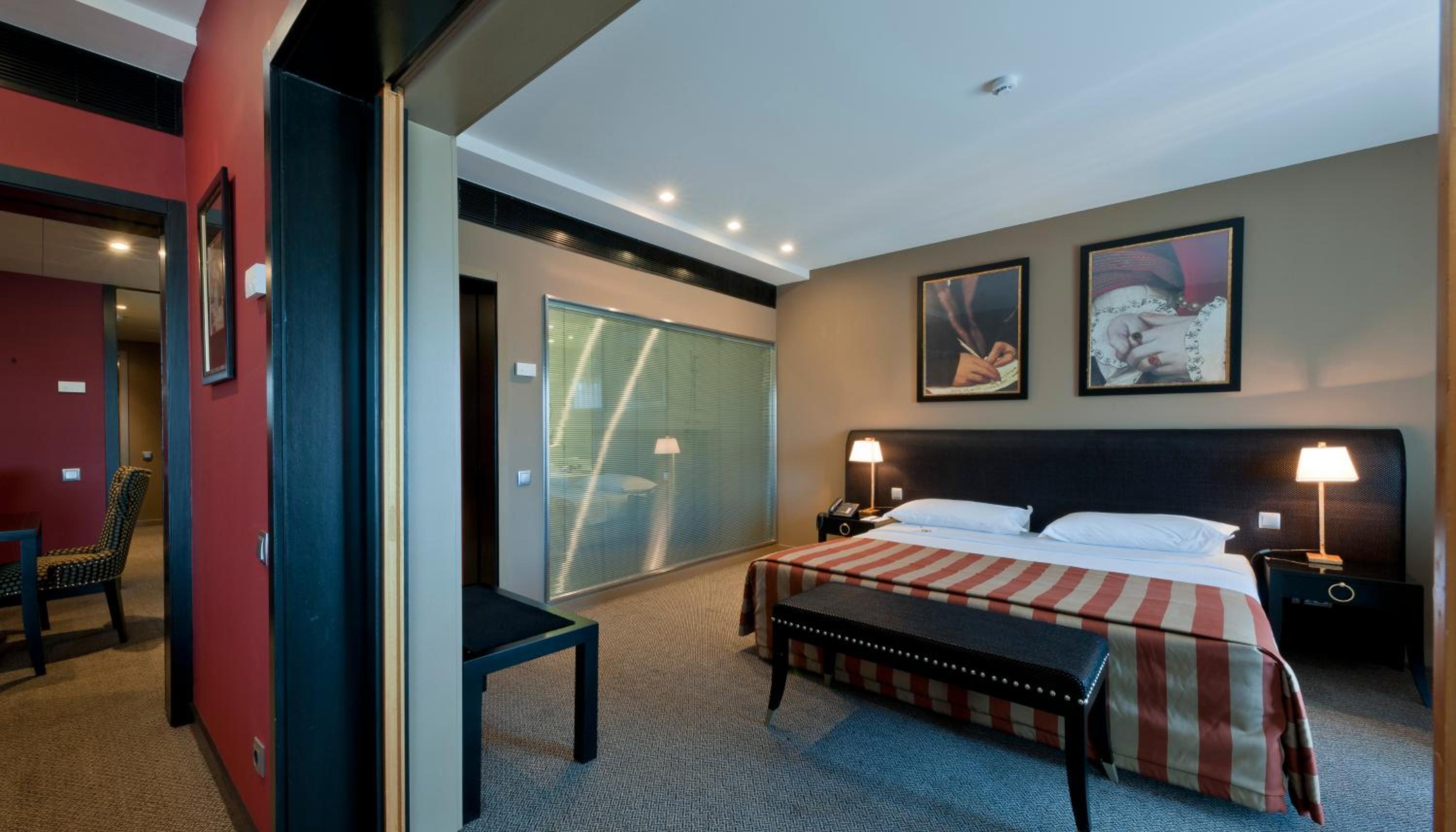 Suite - Photo 3