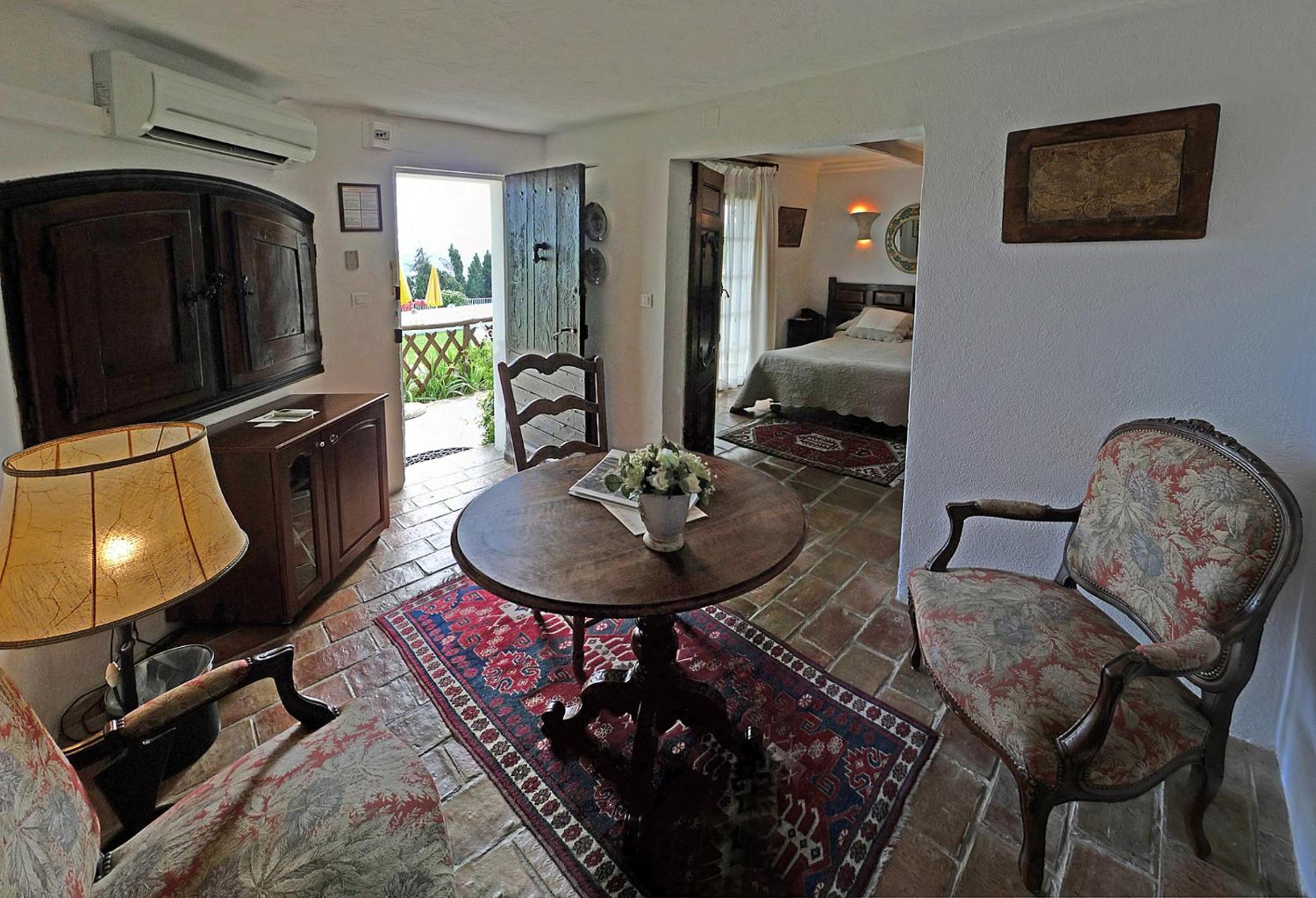 2 Bedroom Suite - Photo 2