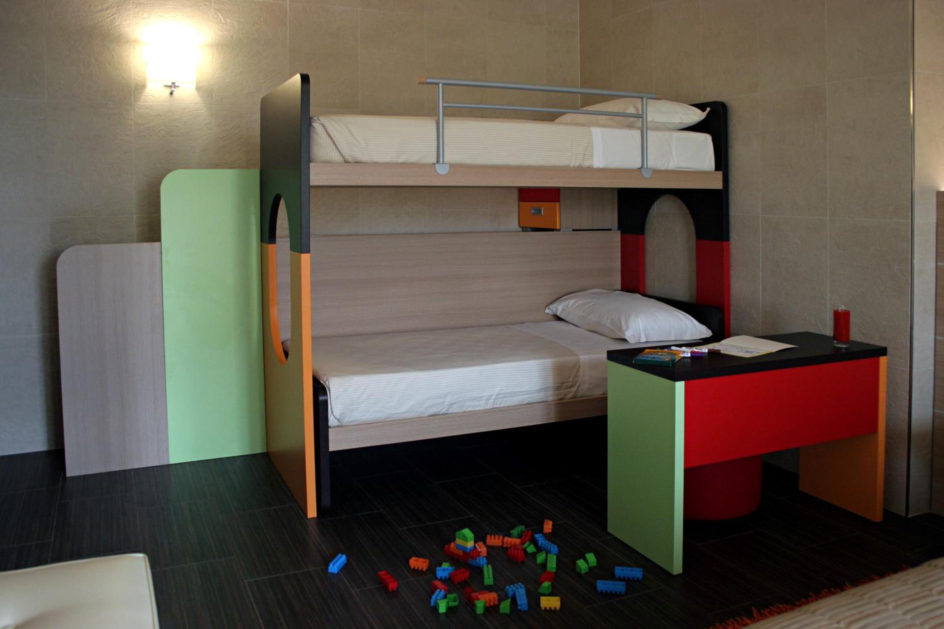 Deluxe King Room - Photo 4