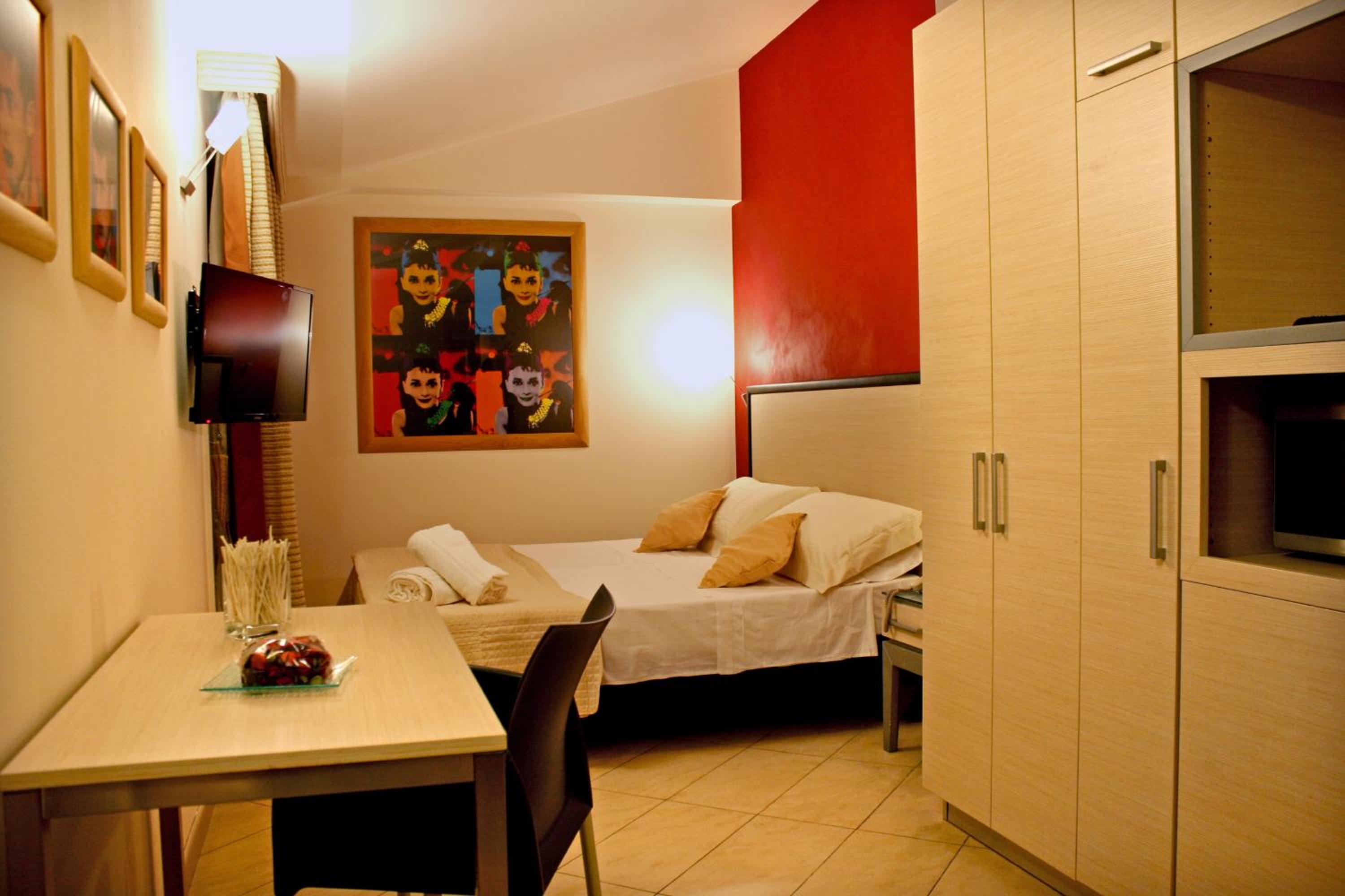 Double Room - Disability Access - Photo 1