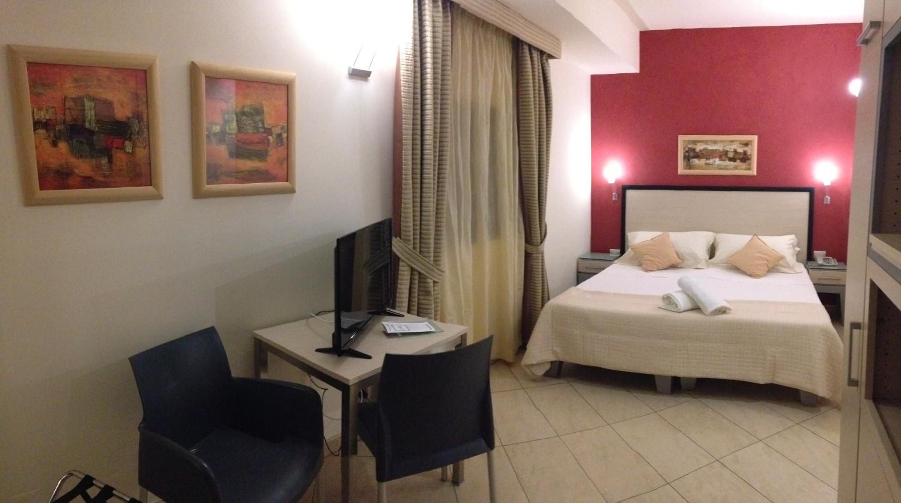 Double Room - Disability Access - Photo 3