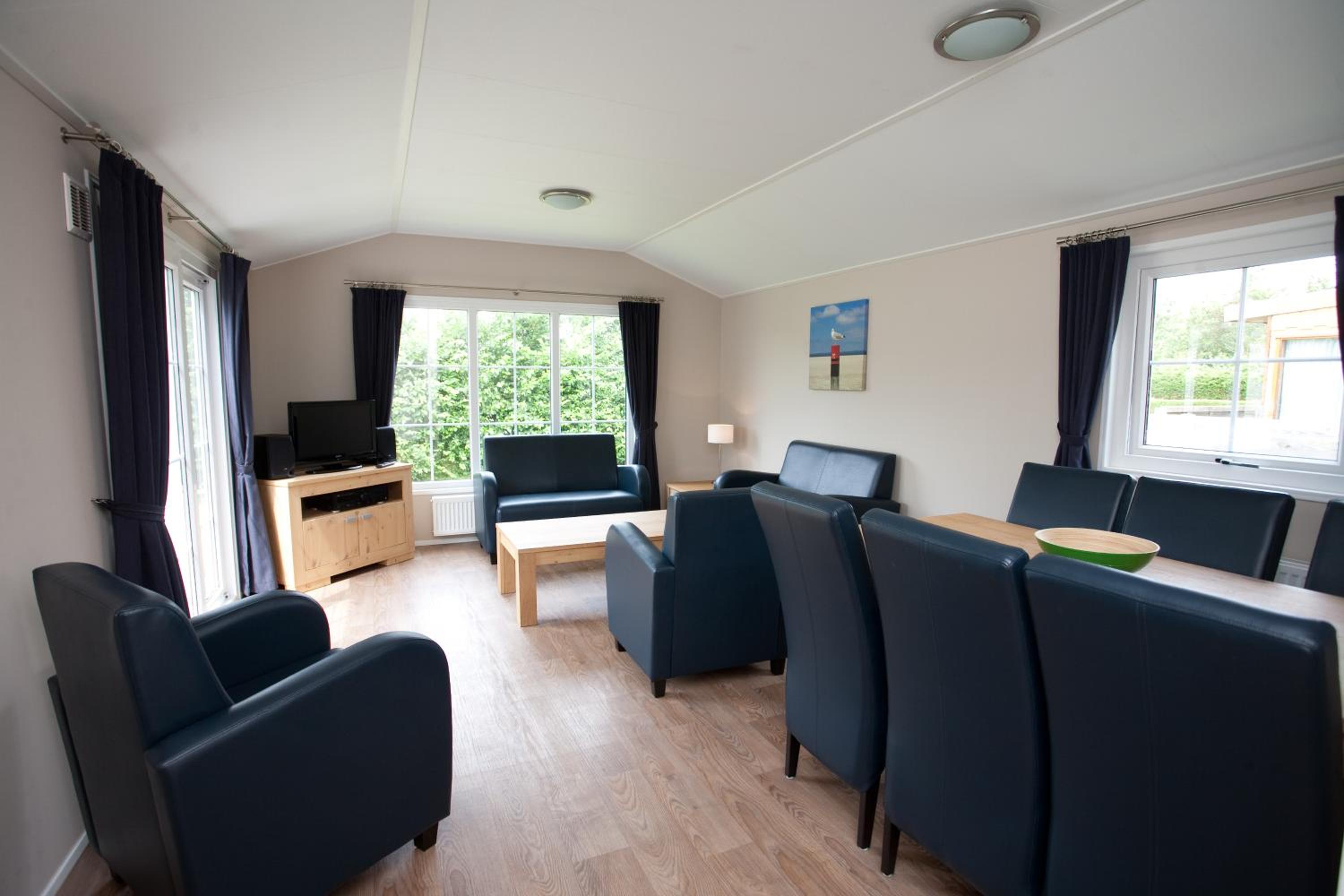 Deluxe Chalet (6 Adults)