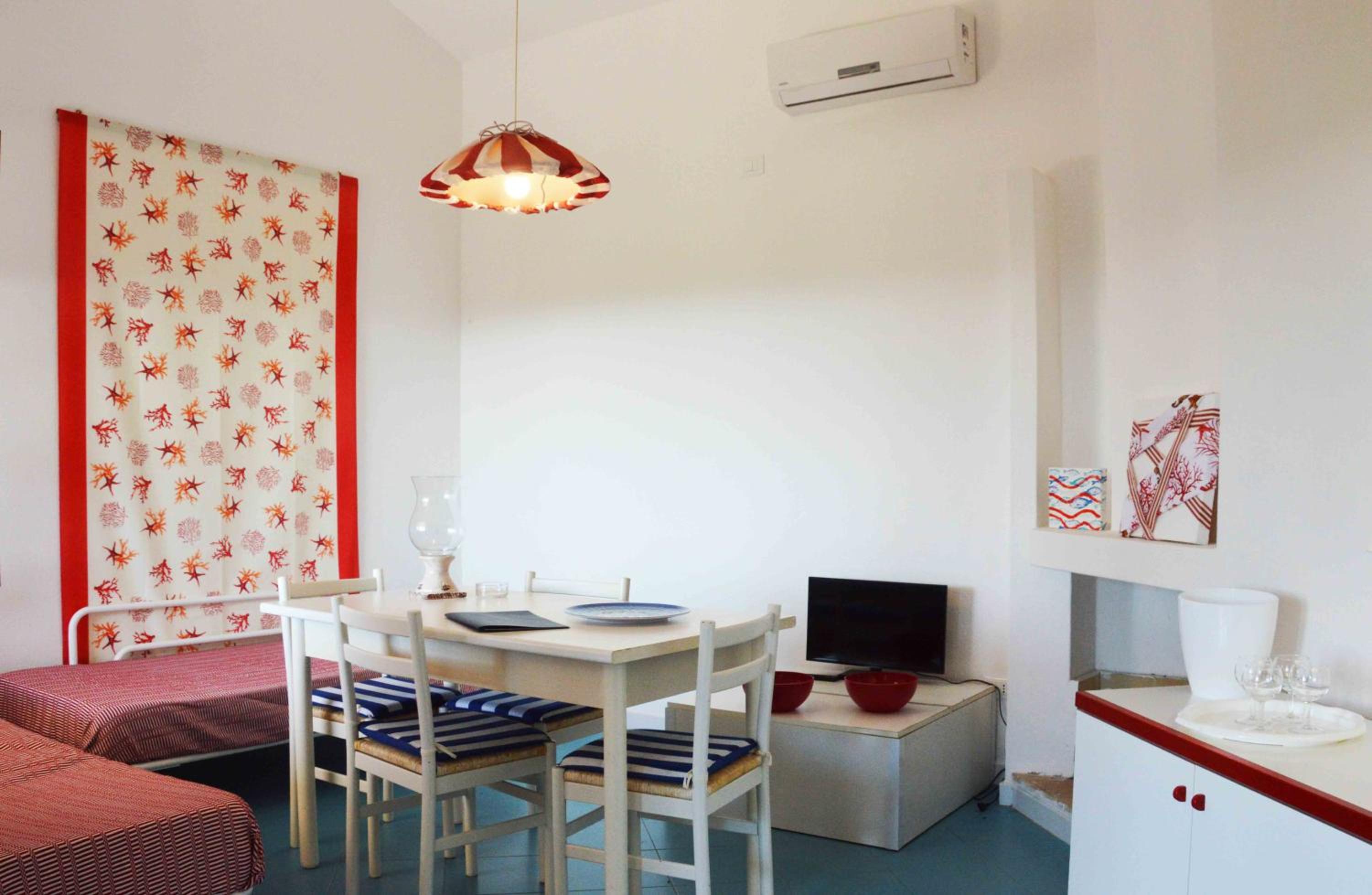 One-Bedroom House photo 1