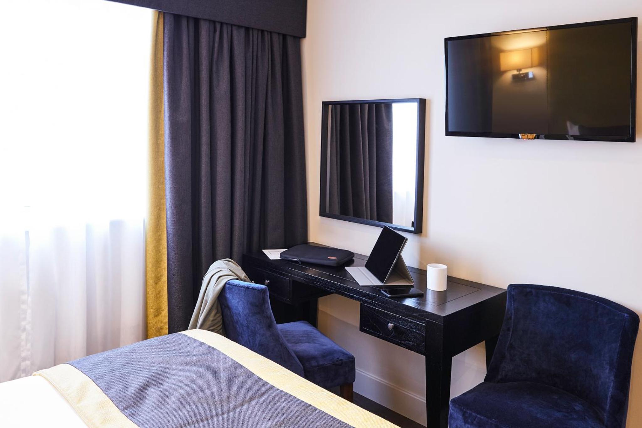 Standard Double Room - Photo 18