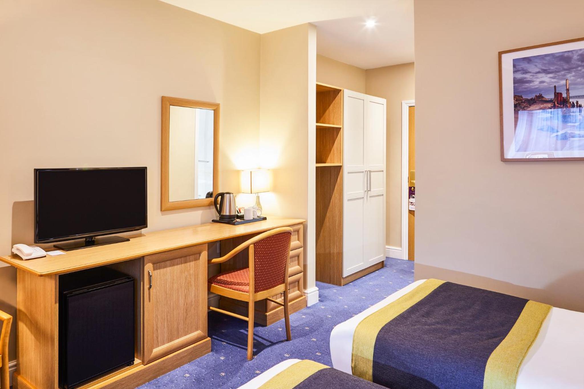Standard Twin Room - Photo 5