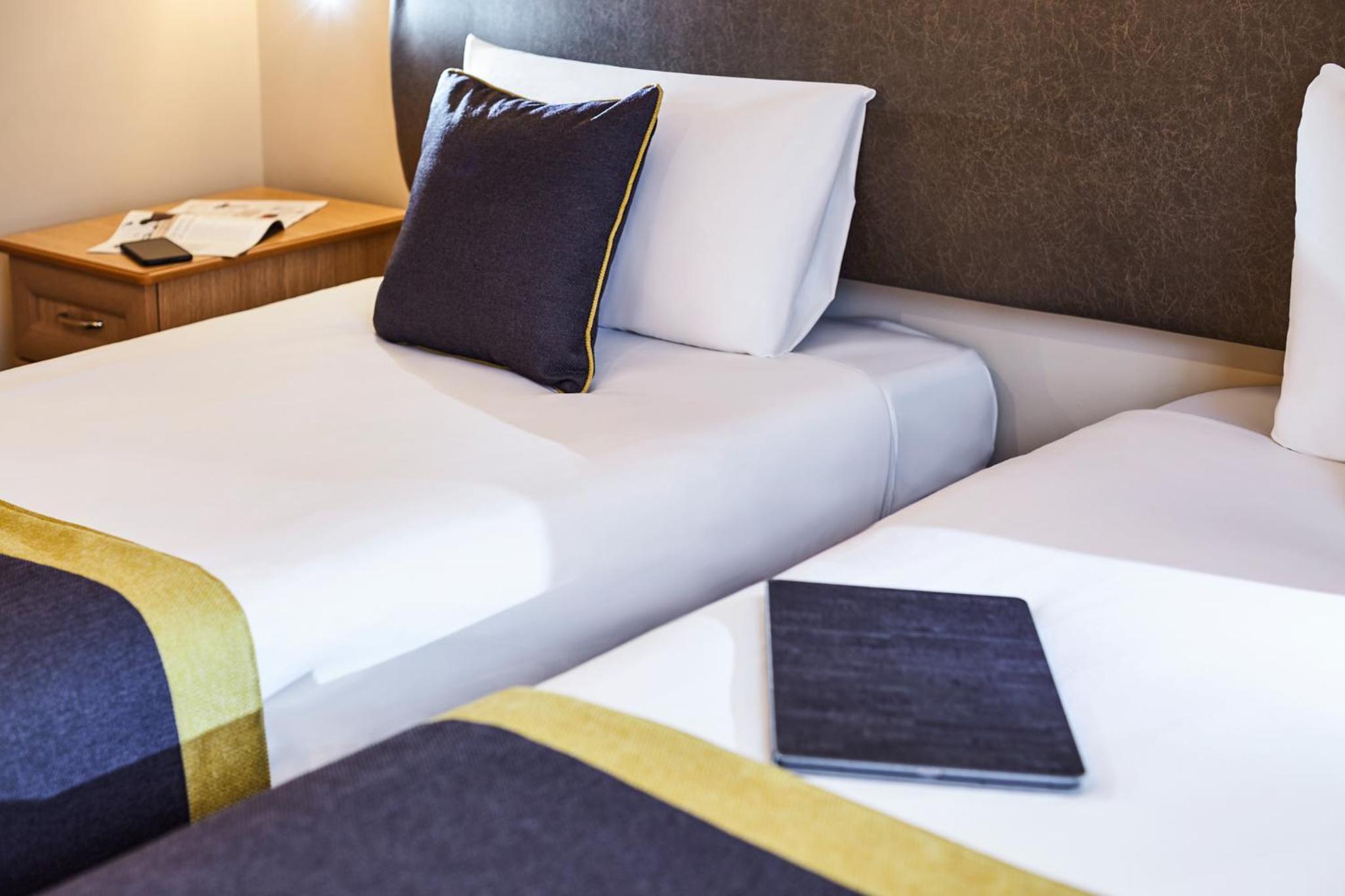 Standard Twin Room - Photo 4