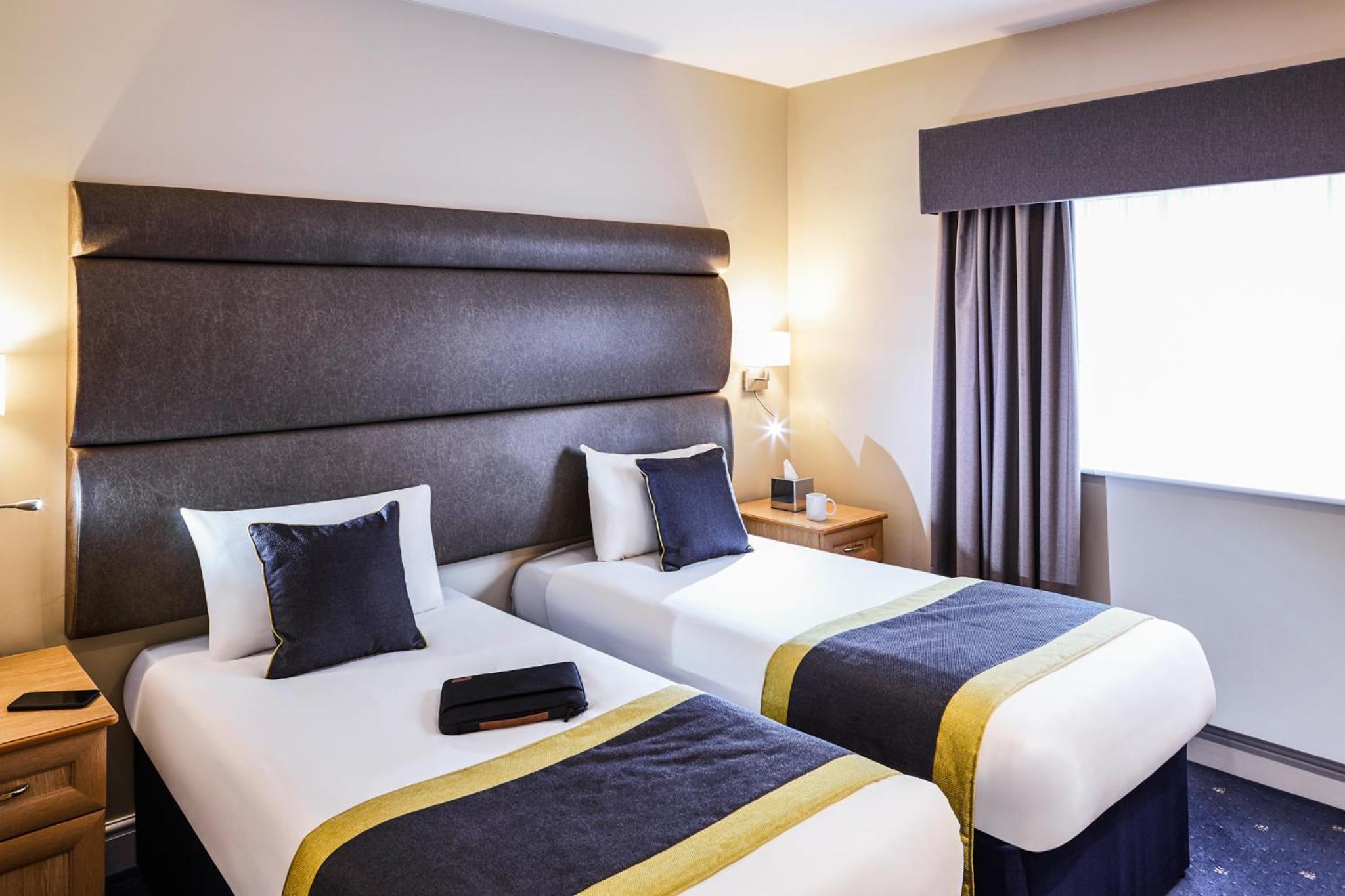 Standard Twin Room - Photo 3