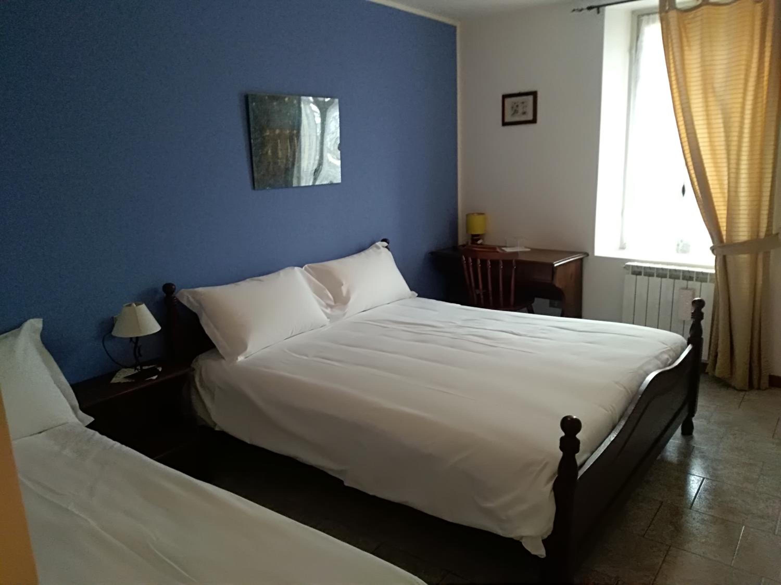 Basic Triple Room photo 2