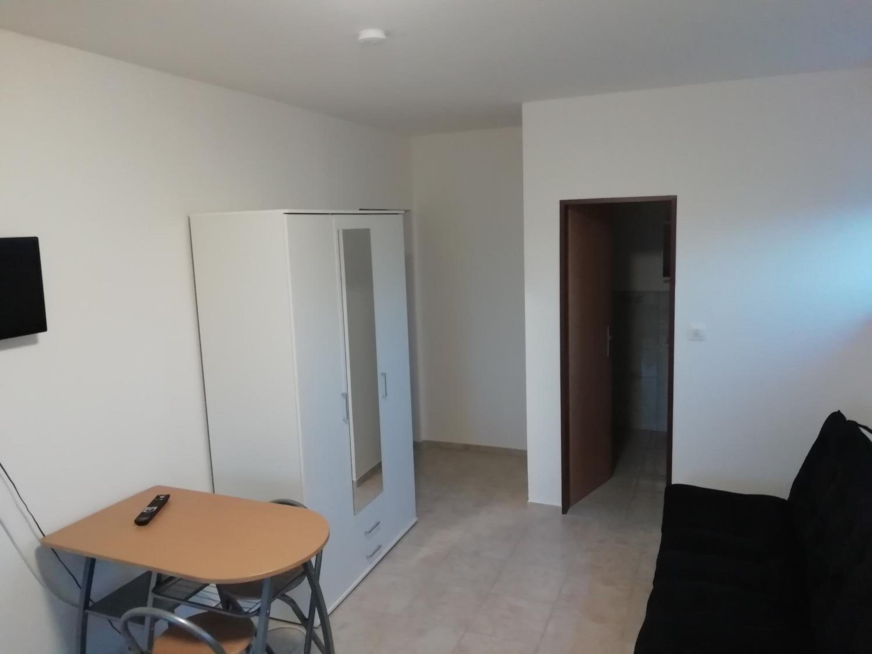 Quadruple Room with Private Bathroom photo 3