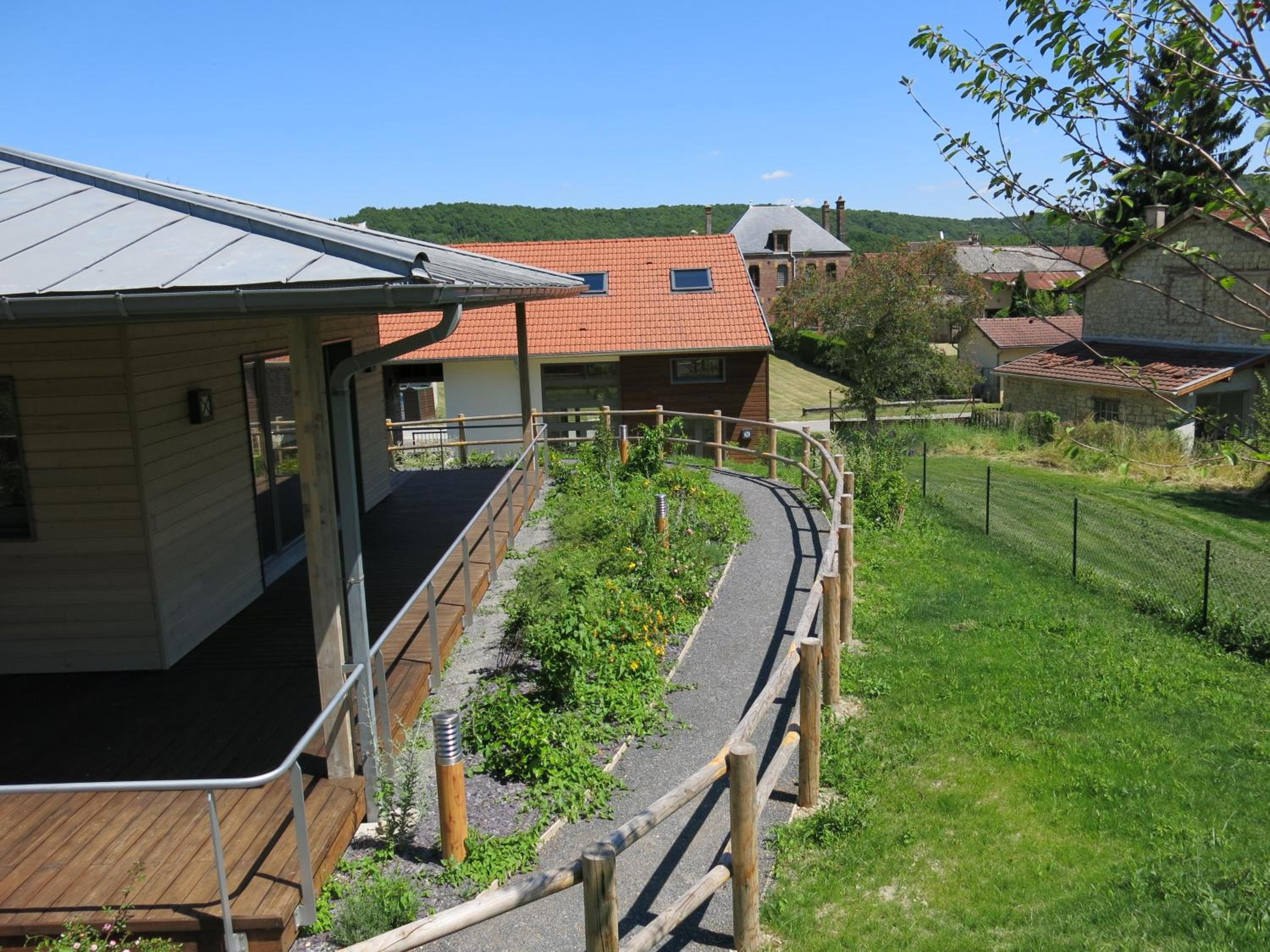 Three-Bedroom House - Photo 18