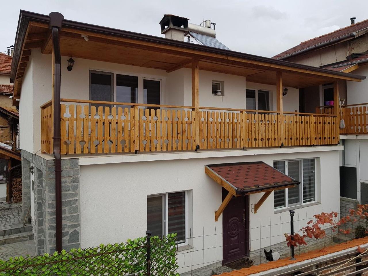 Three-Bedroom House photo 1