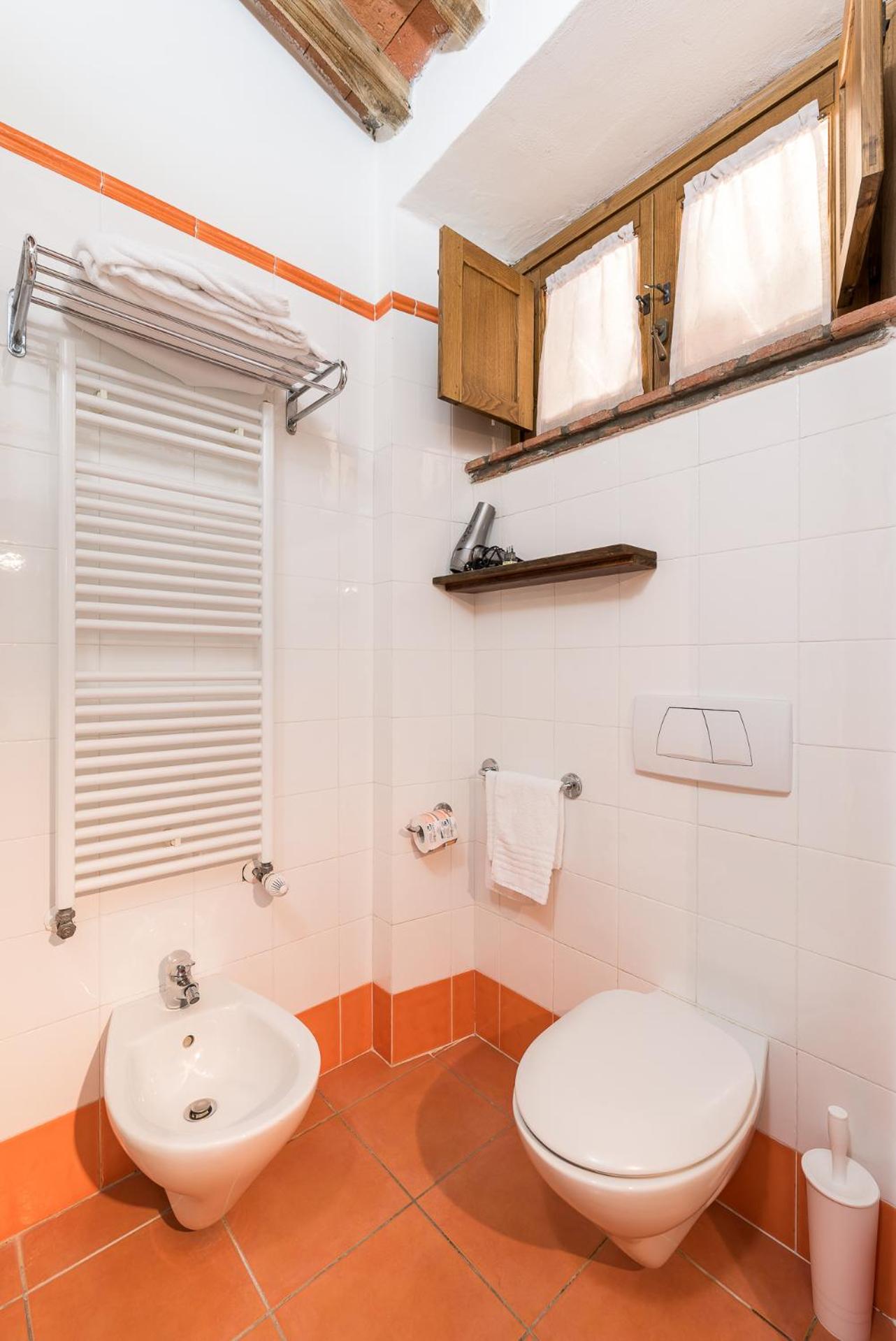 One-Bedroom Apartment (4 Adults) photo 2