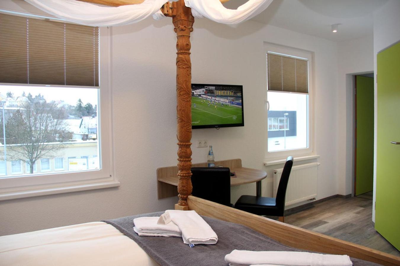 Family Room - Photo 3