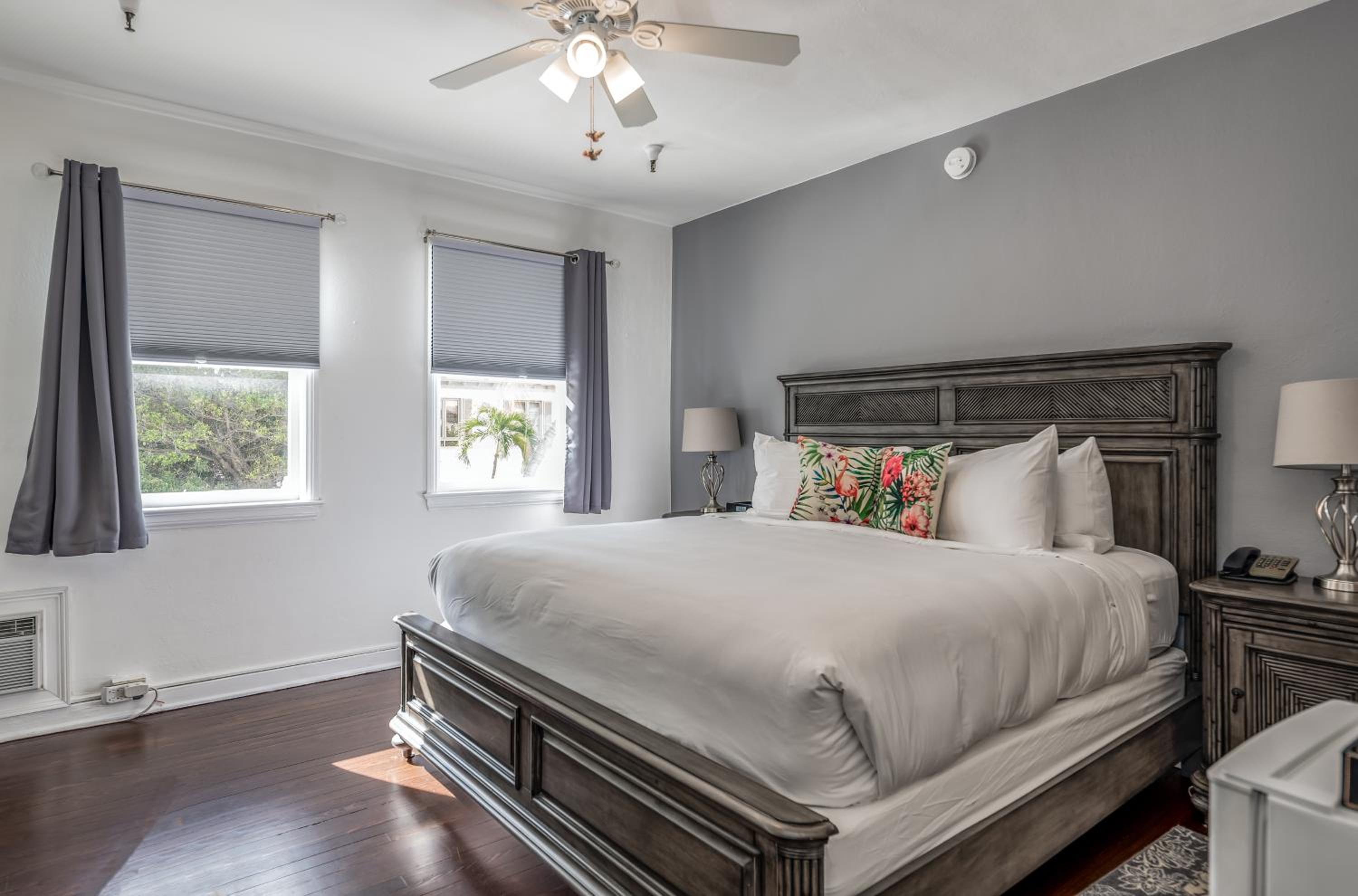 Deluxe King Room photo 3