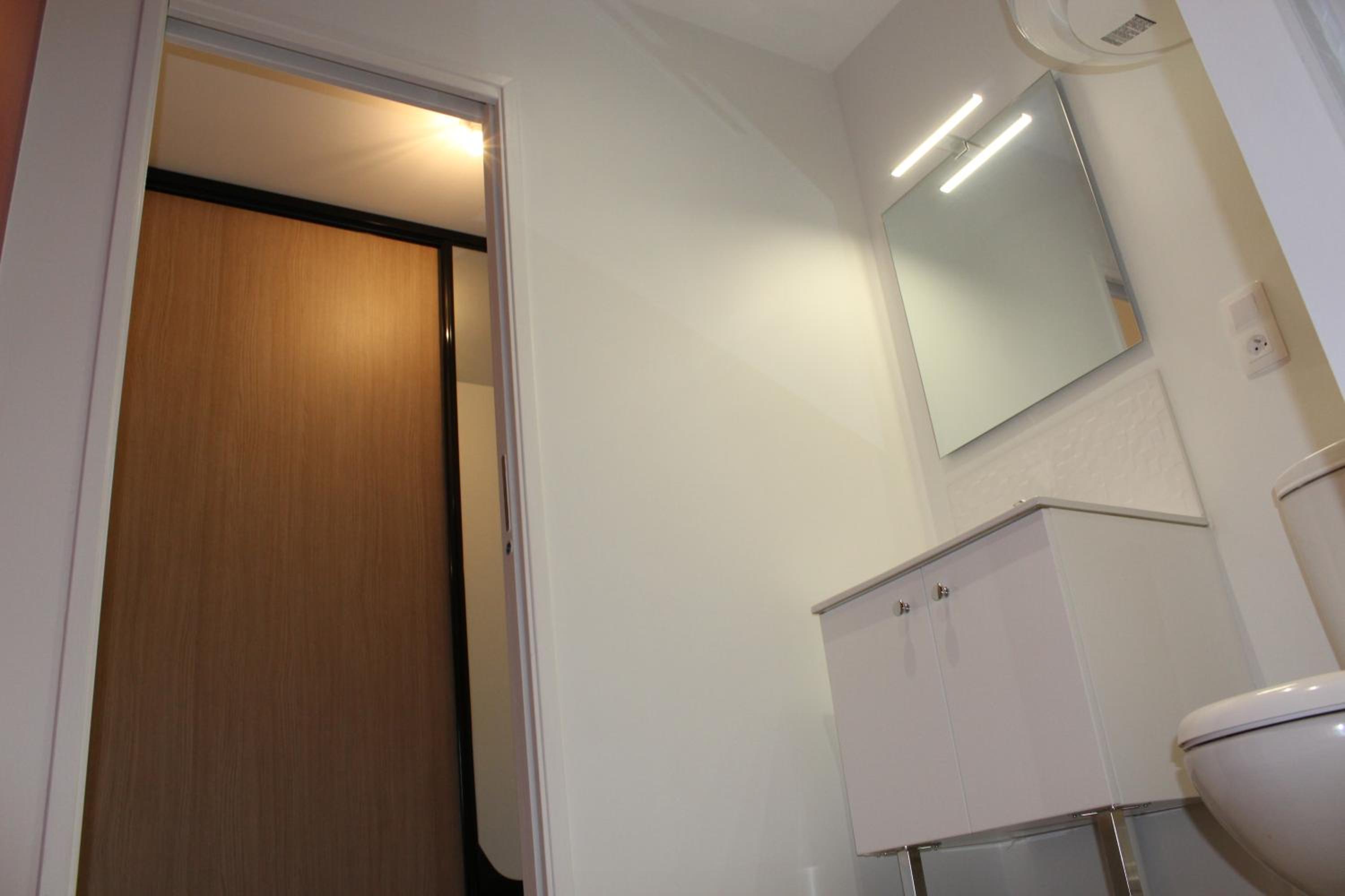 Double Room - Photo 10