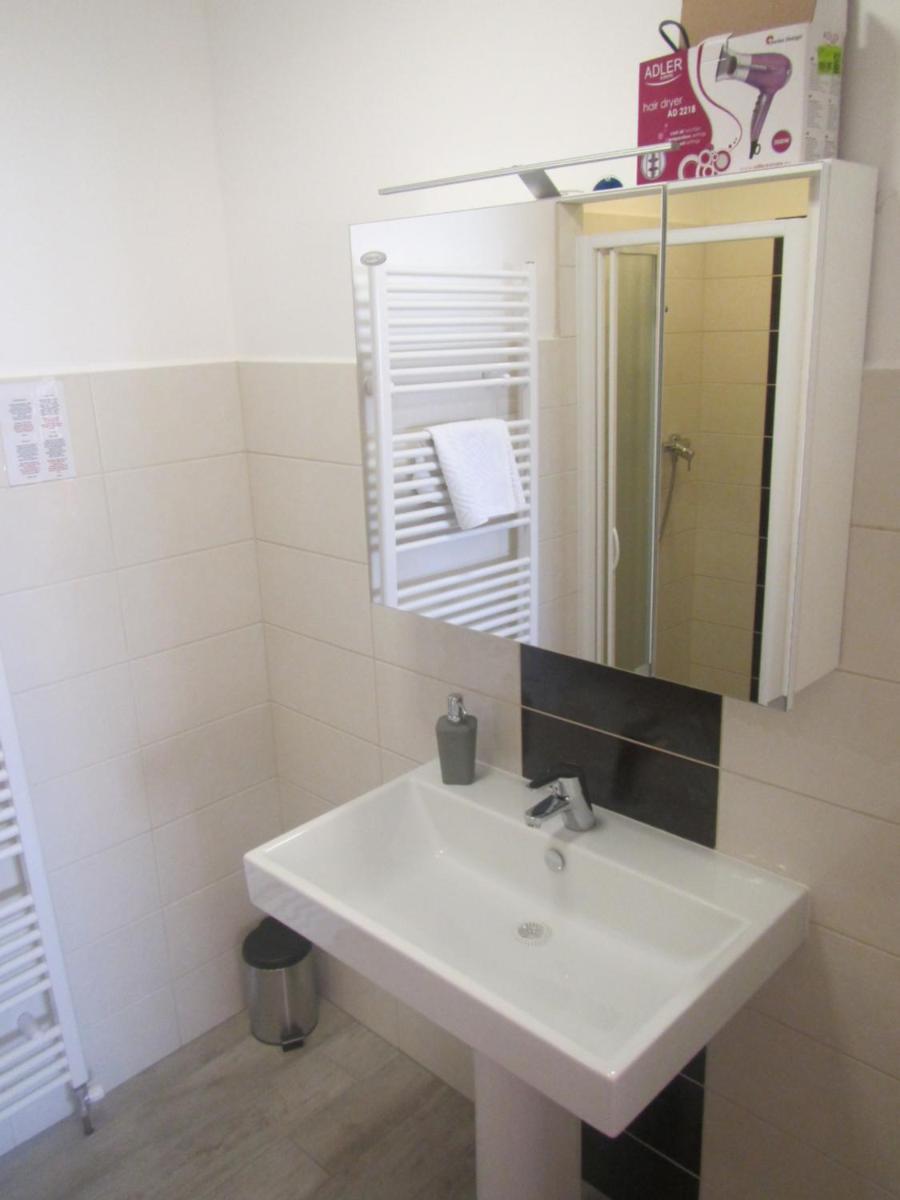Quadruple Room with Private Bathroom photo 2